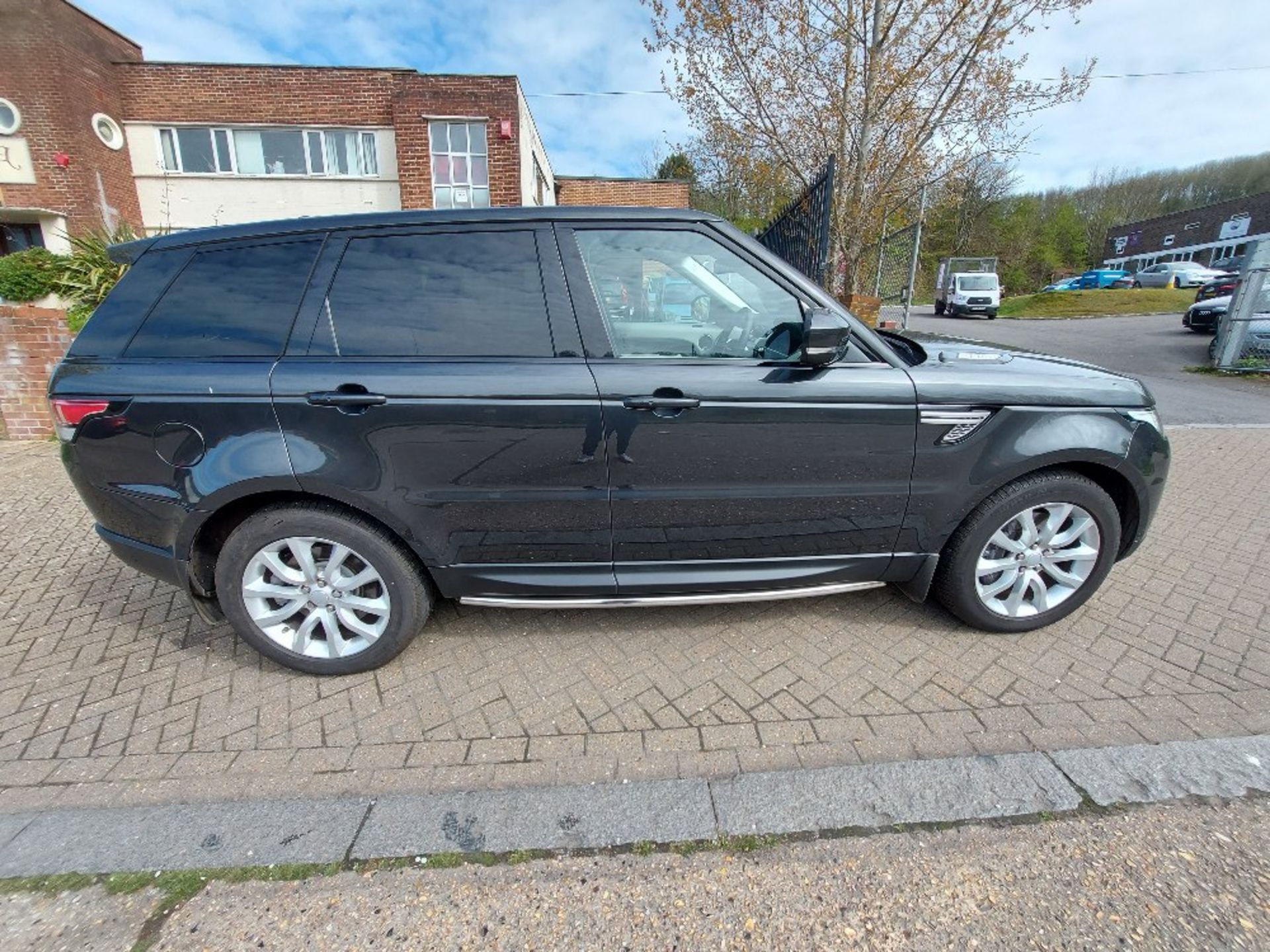 Range Rover Sport 3.0 SDV6 HSE Automatic - Image 6 of 18