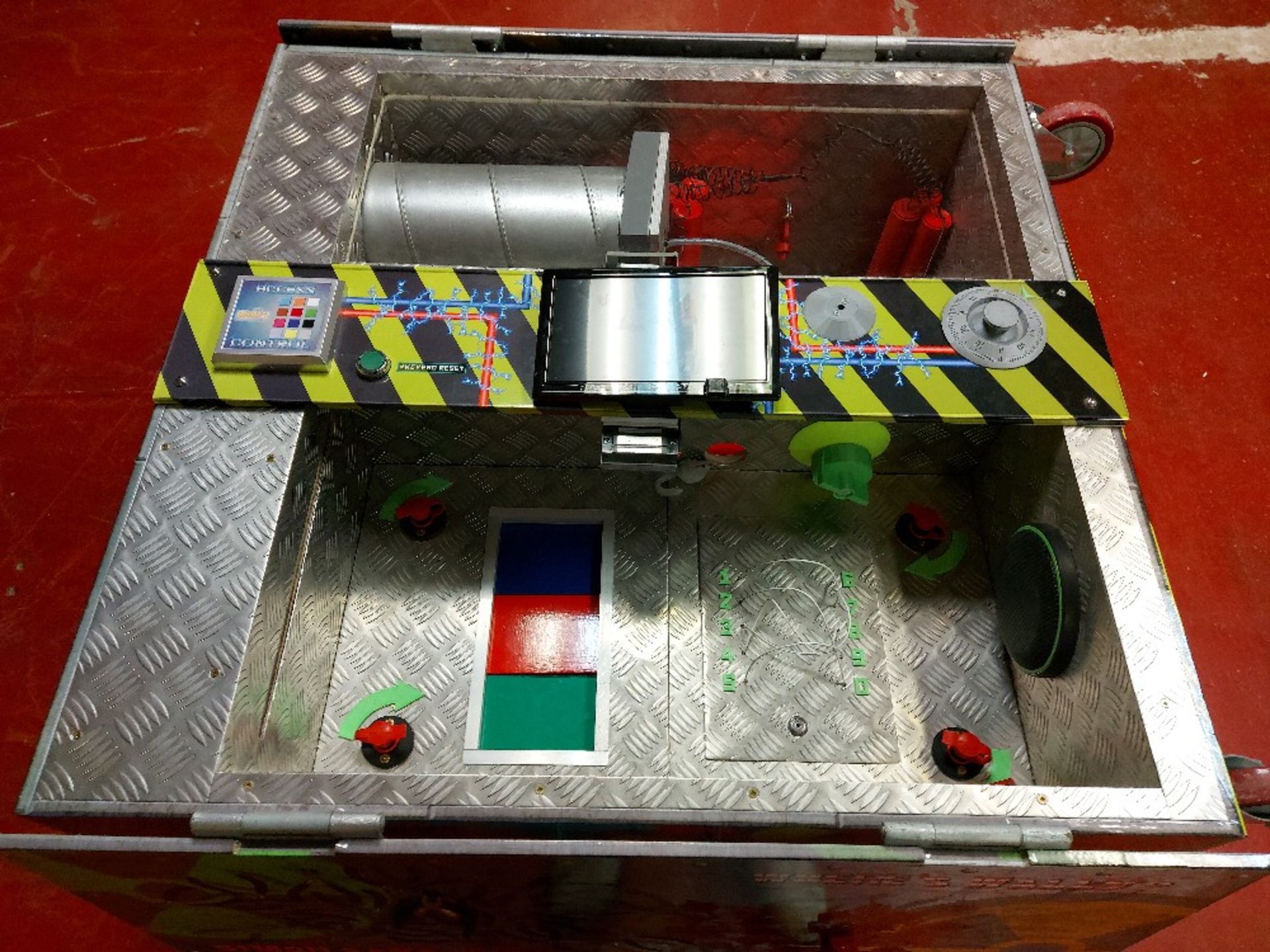 Kent Tec "Undefusable Bomb" Mobile Escape Room Game Machine with Accessories - Image 3 of 7