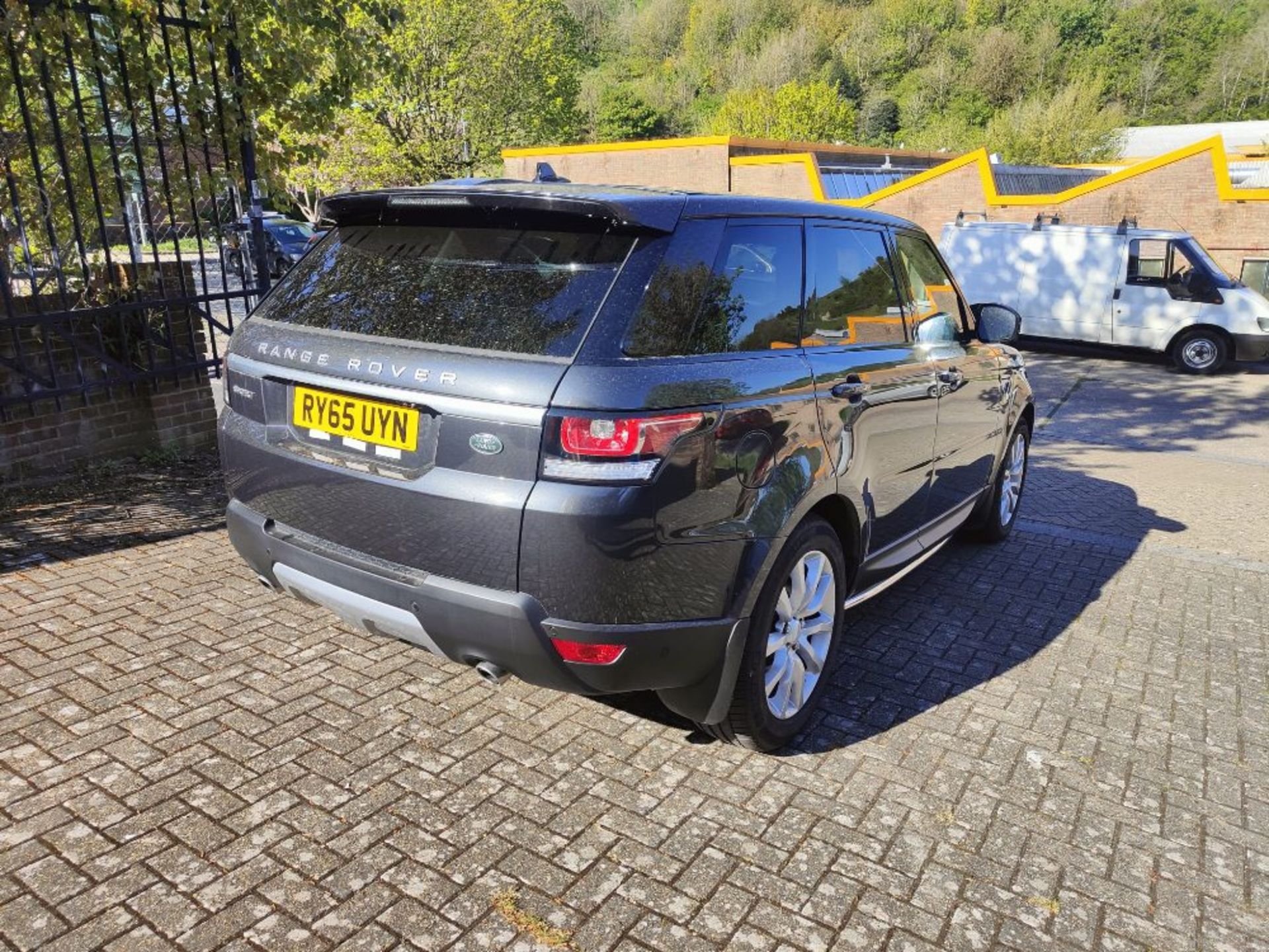 Range Rover Sport 3.0 SDV6 HSE Automatic - Image 5 of 18