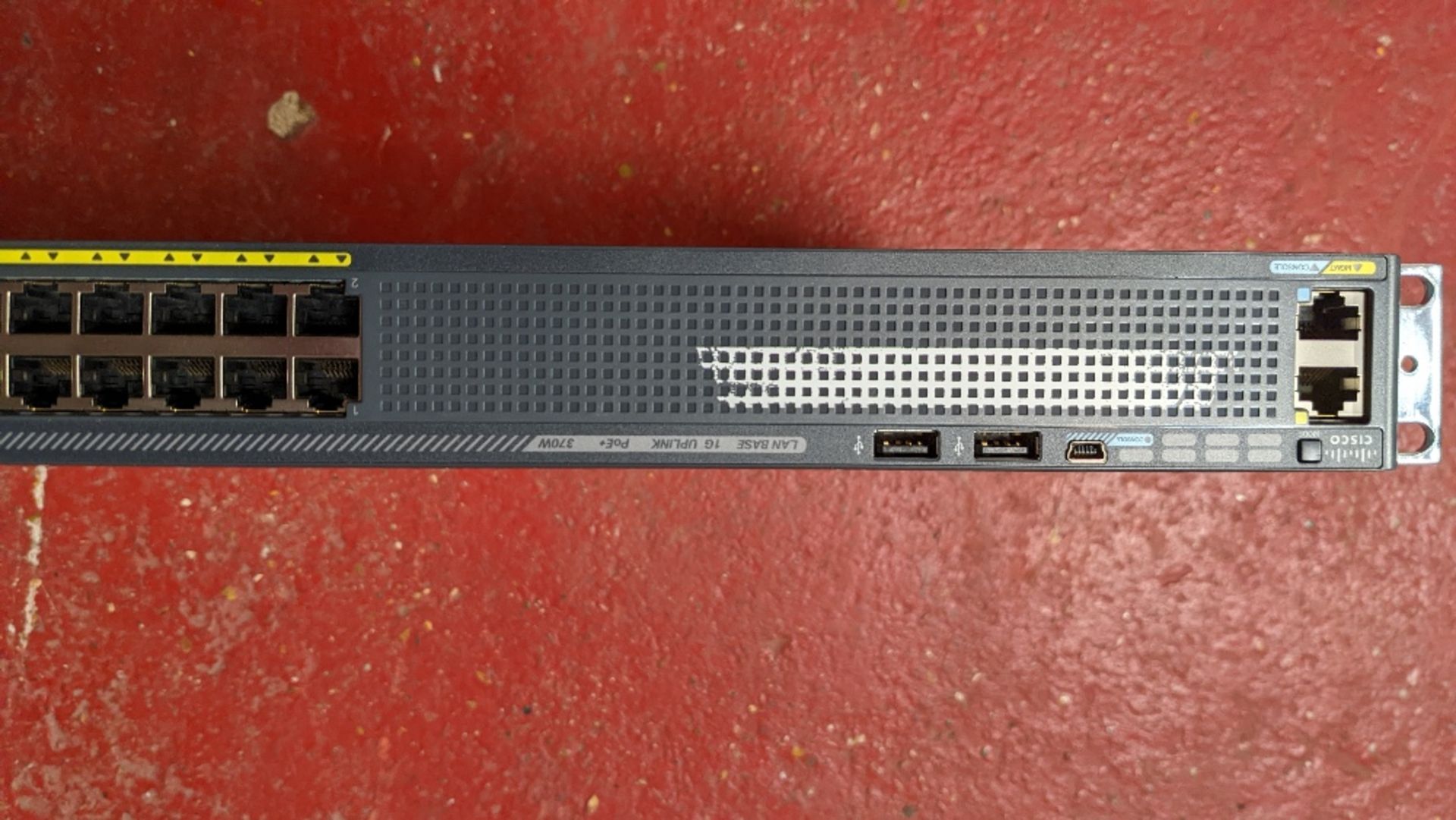 Cisco Catalyst 2960-X series network switch - Image 2 of 7