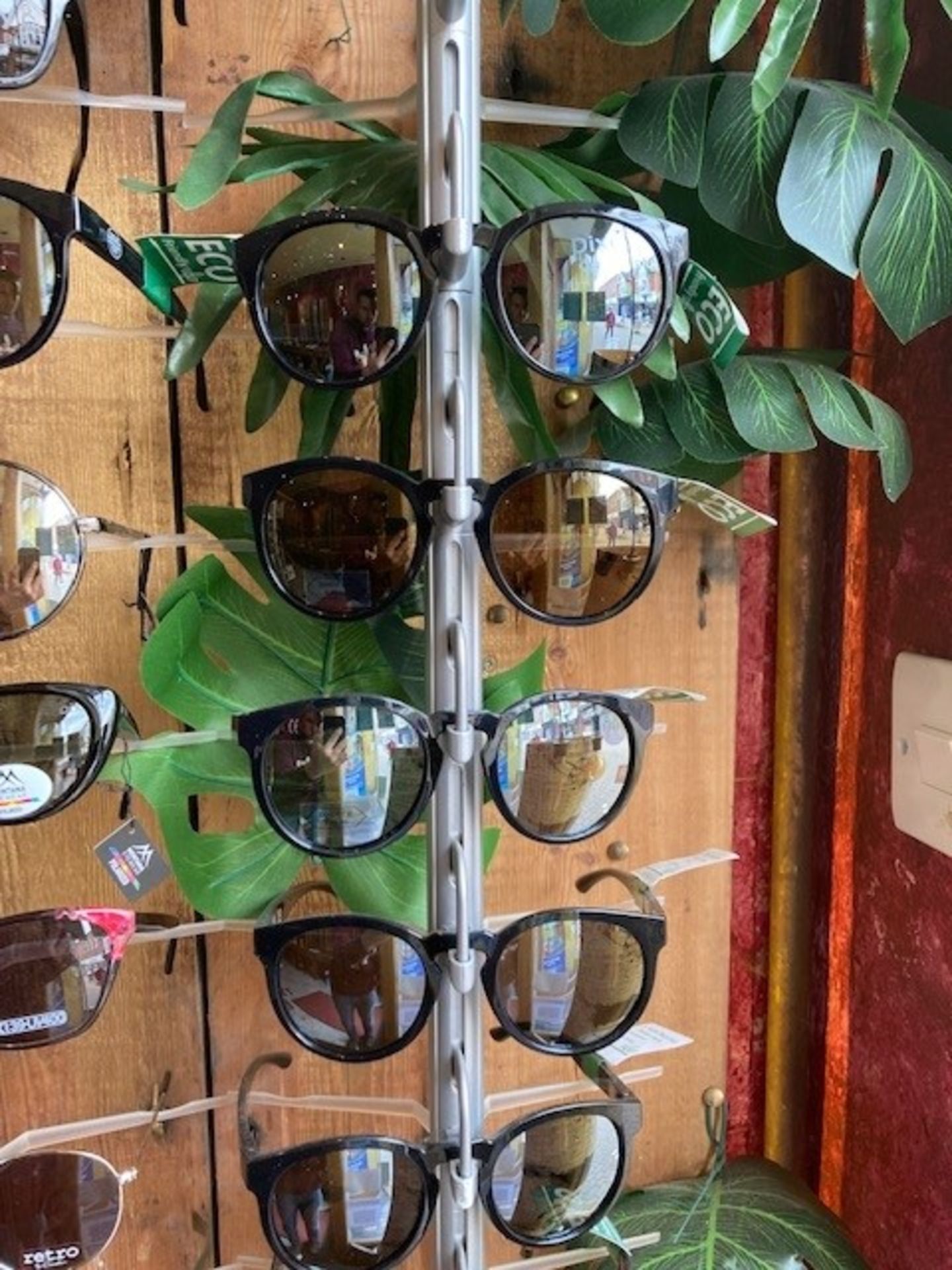 (41) Pairs of various sunglasses to include: - Image 10 of 10