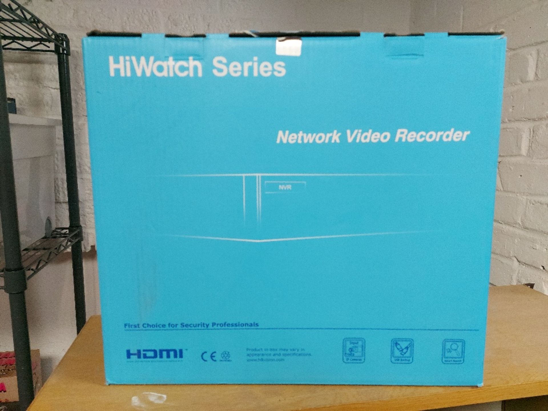 Hikvision NVR-208M-A/8P network video recorder - Image 3 of 3