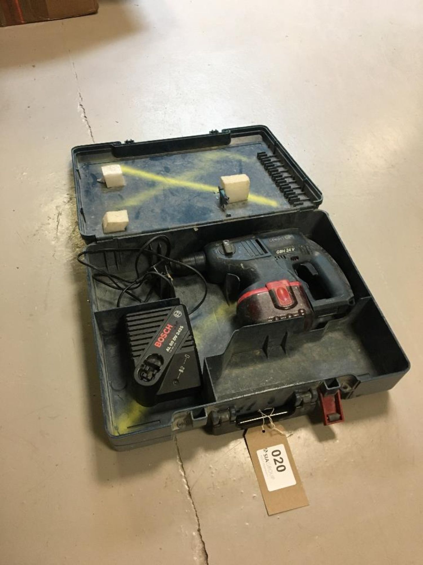 Bosch GBH 24V Cordless Drill Hammer with Battery Charger - Image 2 of 5