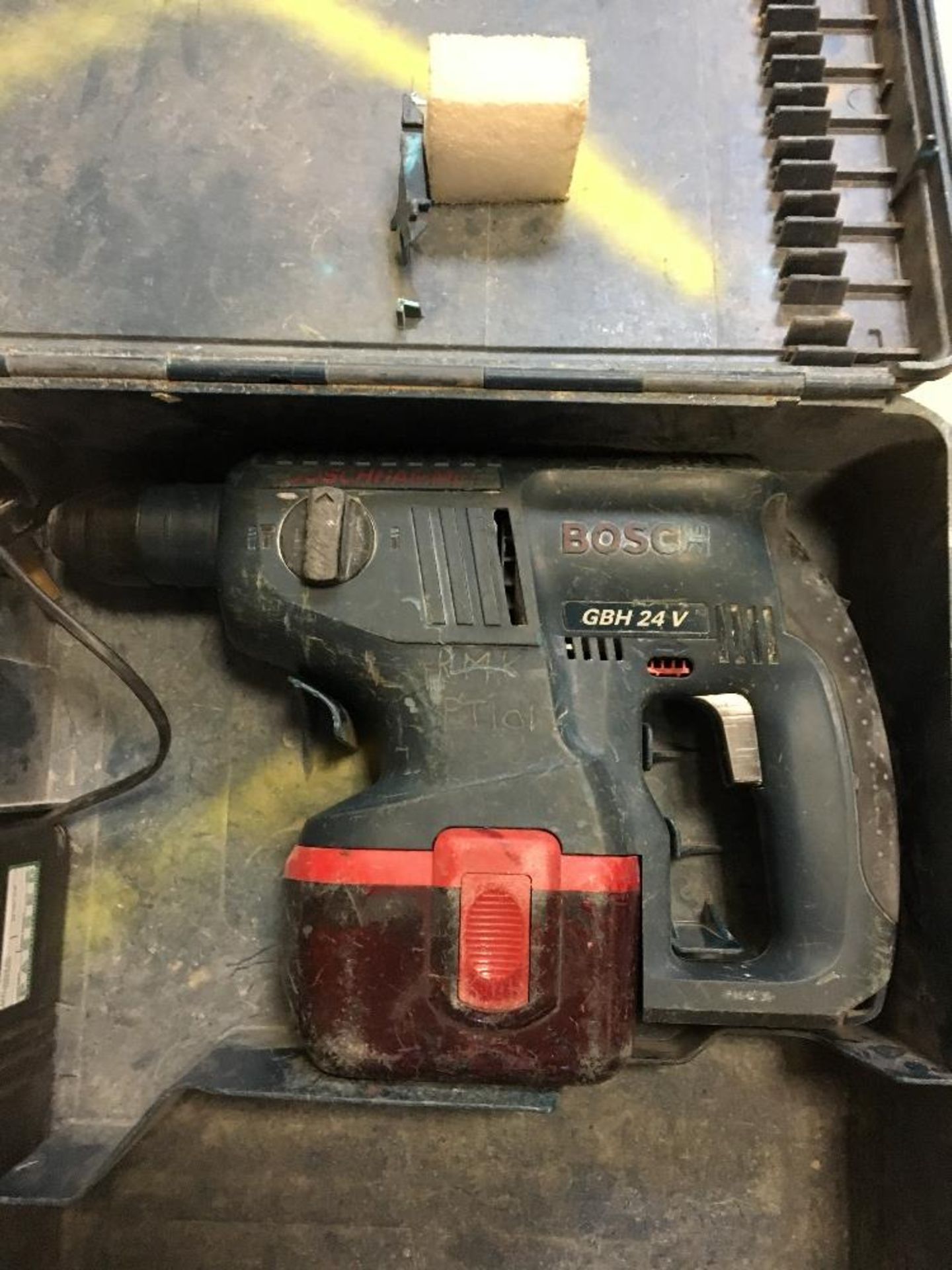 Bosch GBH 24V Cordless Drill Hammer with Battery Charger - Image 4 of 5