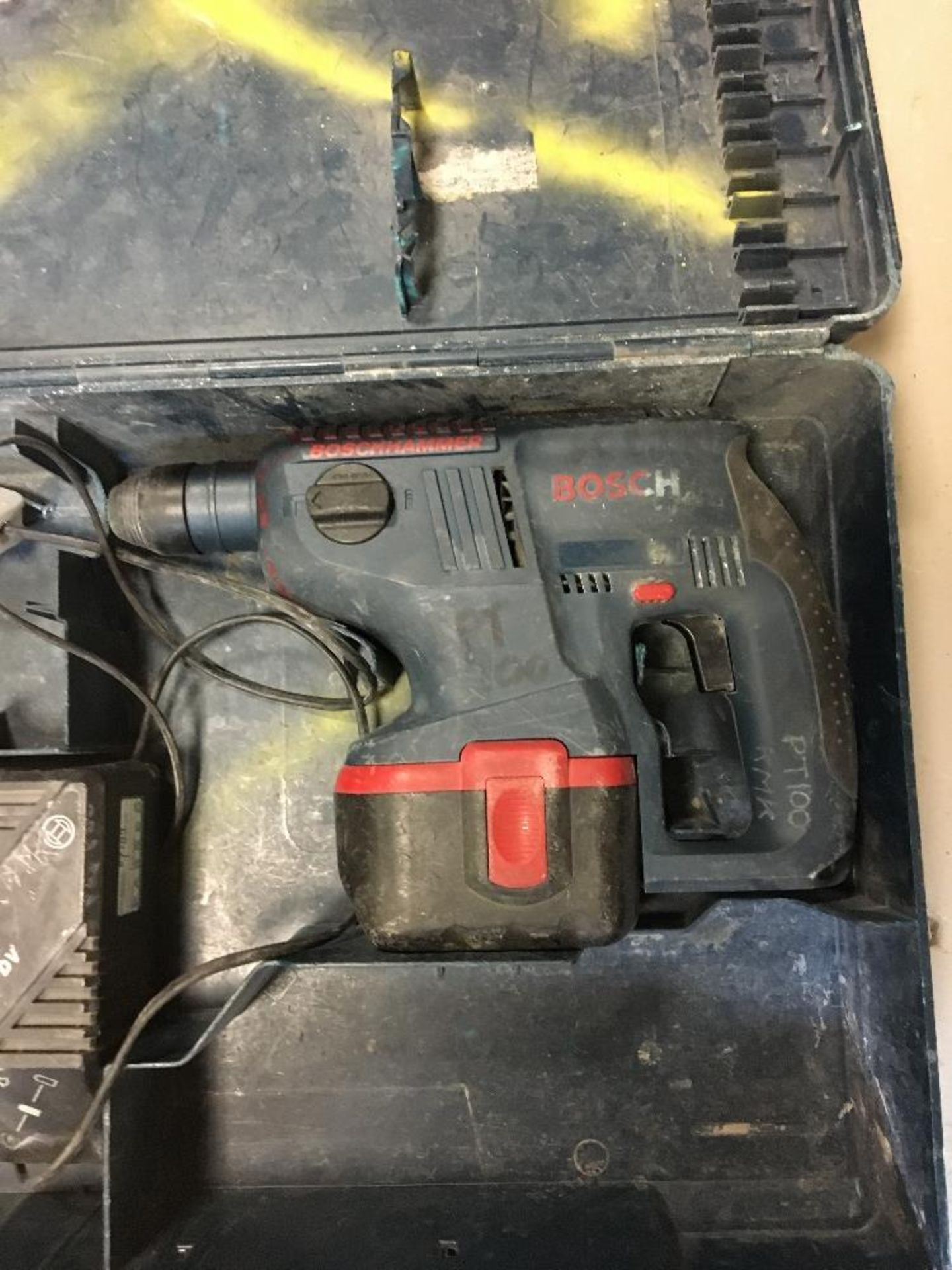 Bosch Hammer PT100 with Battery Charger - Image 3 of 5