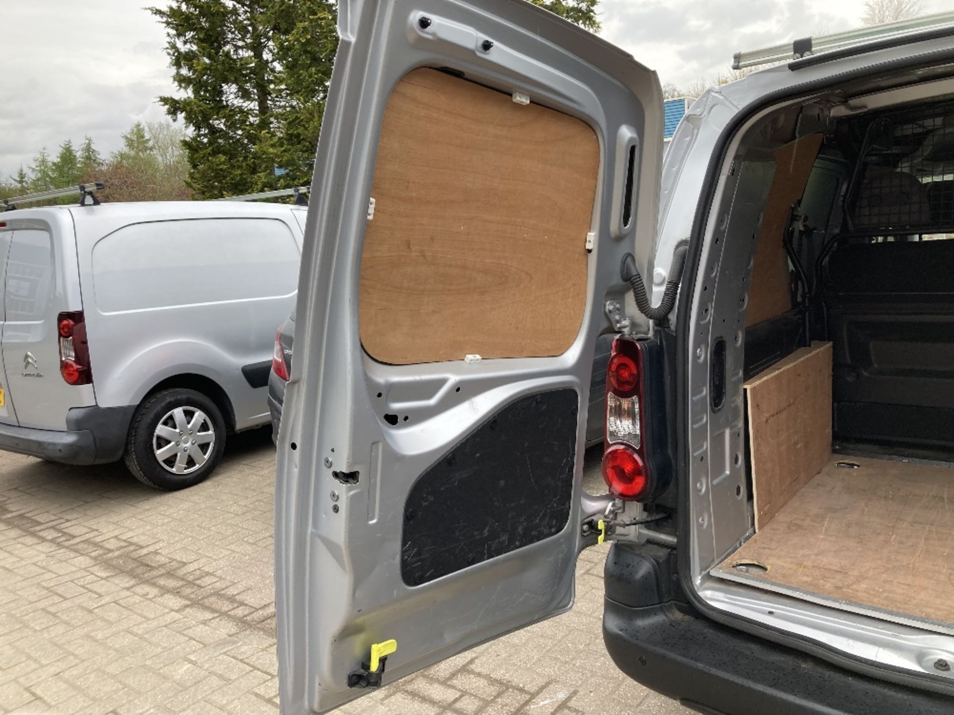 Citroen Berlingo Diesel 725 Compact Van With Rhino Roof rack - Image 18 of 21