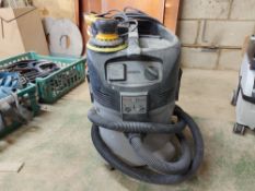Mirka 915 L Industrial Vacuum Cleaner with Mirka Deros Orbital Sander