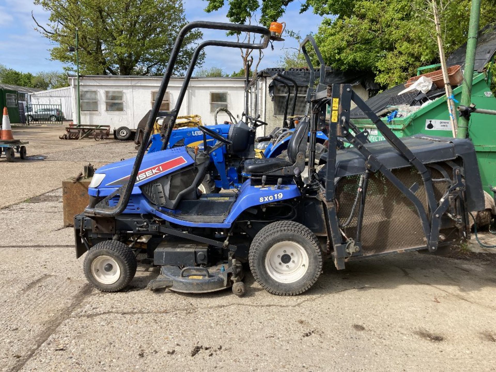 Iseki SXG19H Ride On Lawn Mower - Image 5 of 12