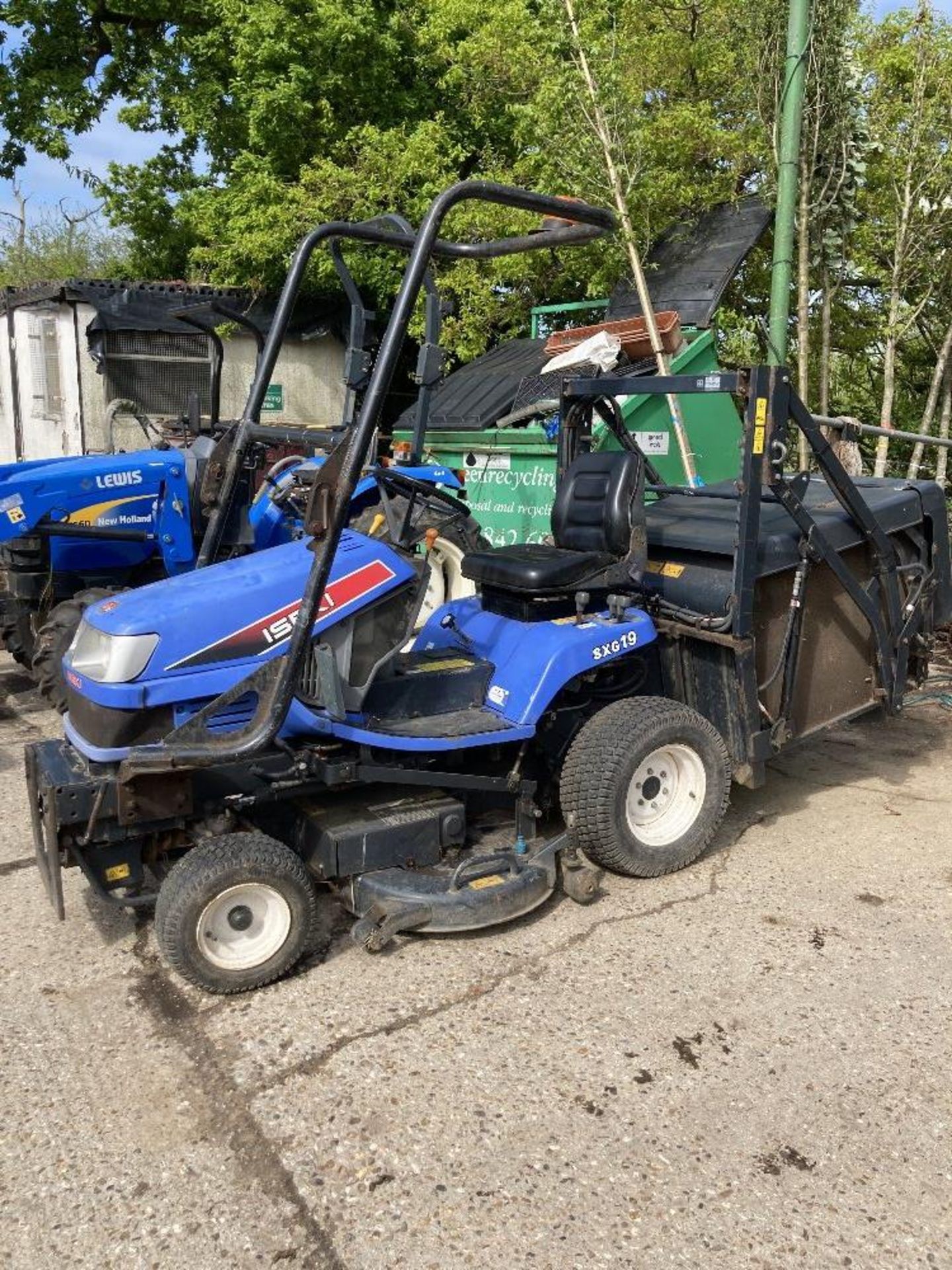 Iseki SXG19H Ride On Lawn Mower - Image 2 of 12