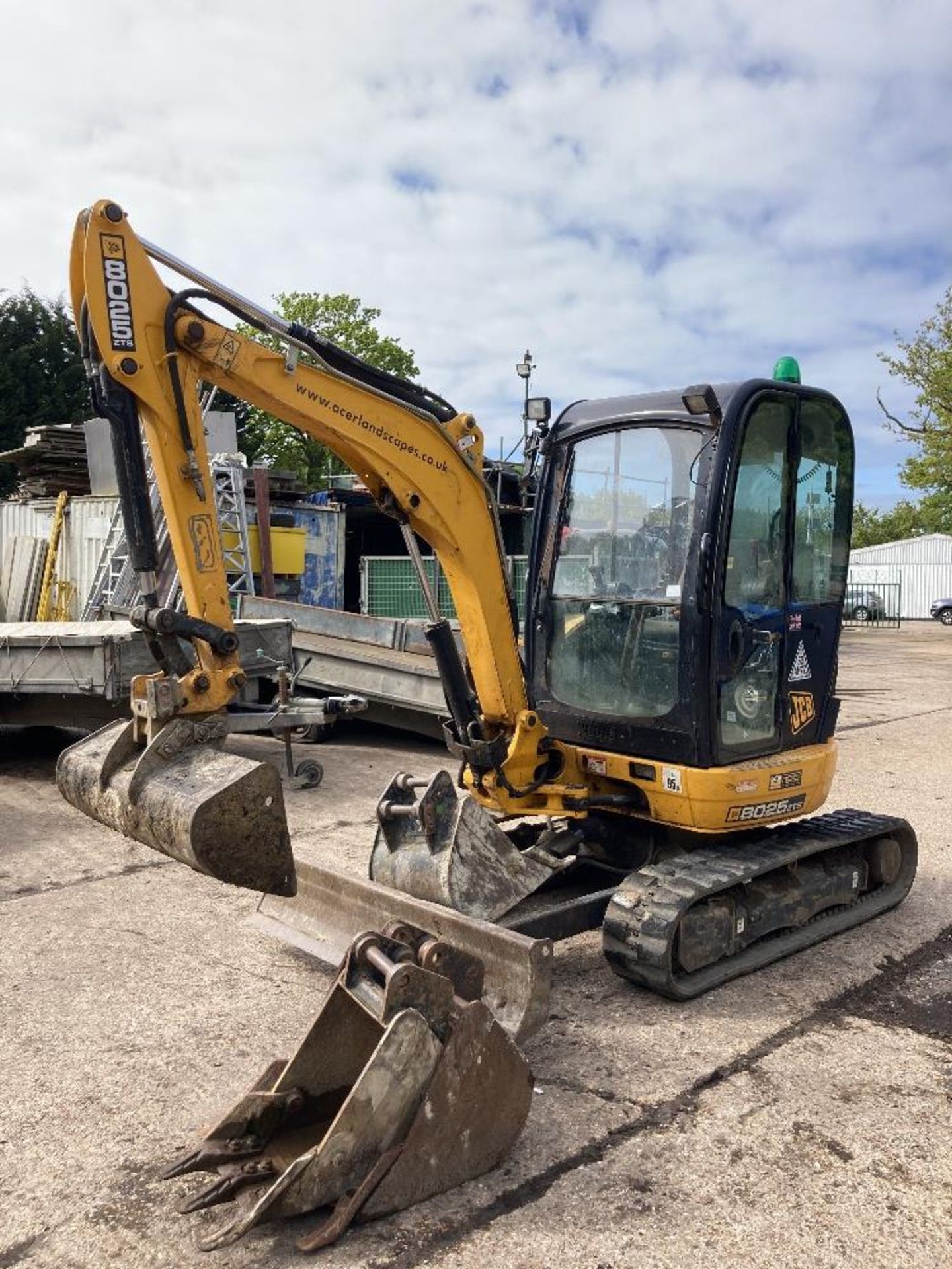 JCB 8025 ZTS 2.5 Tonne Compact Excavator