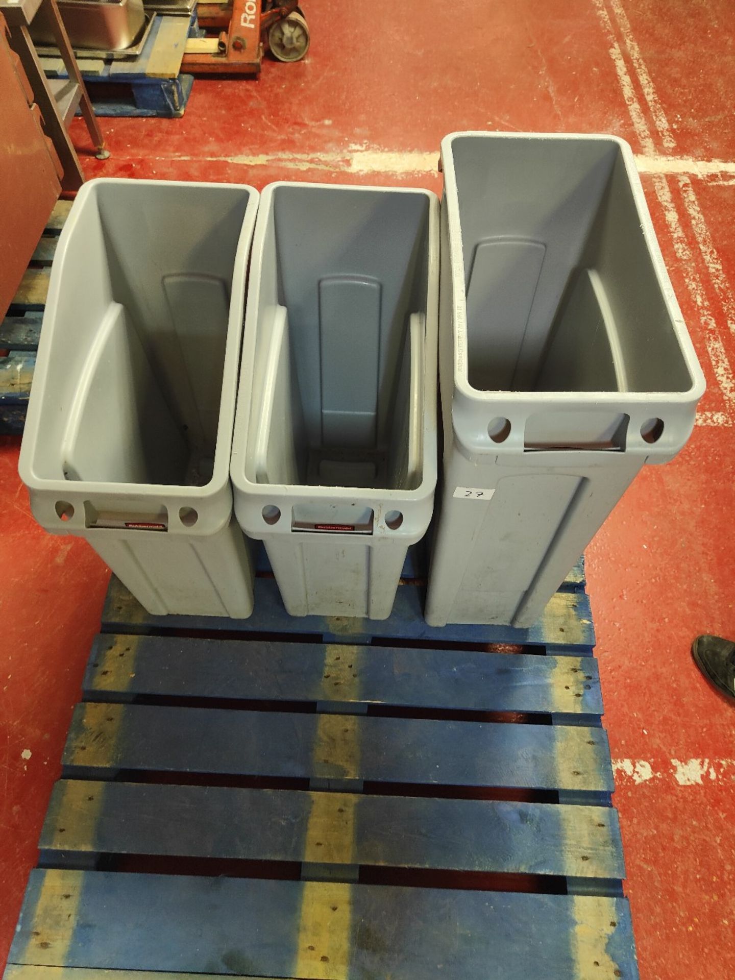 (3) Rubbermaid Plastic Bin Containers - Image 3 of 3