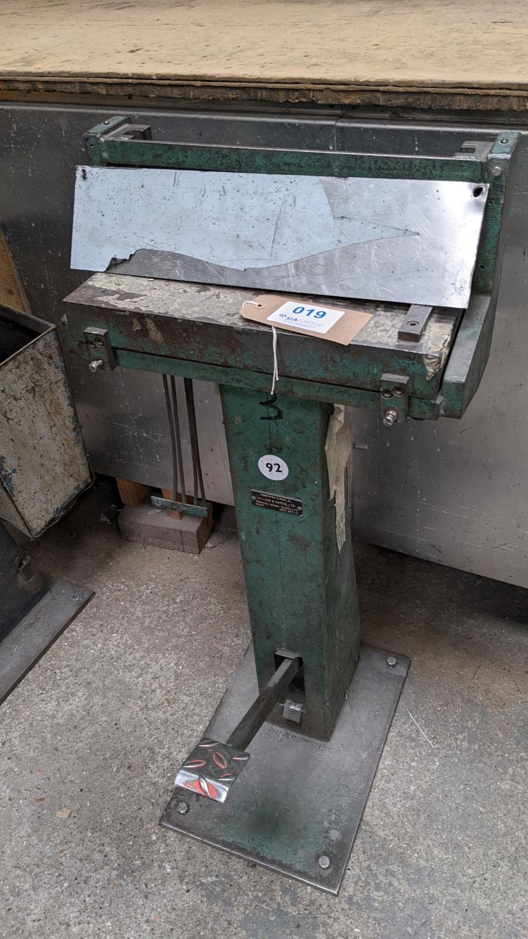 Treadle operated guillotine 12" - Image 2 of 3