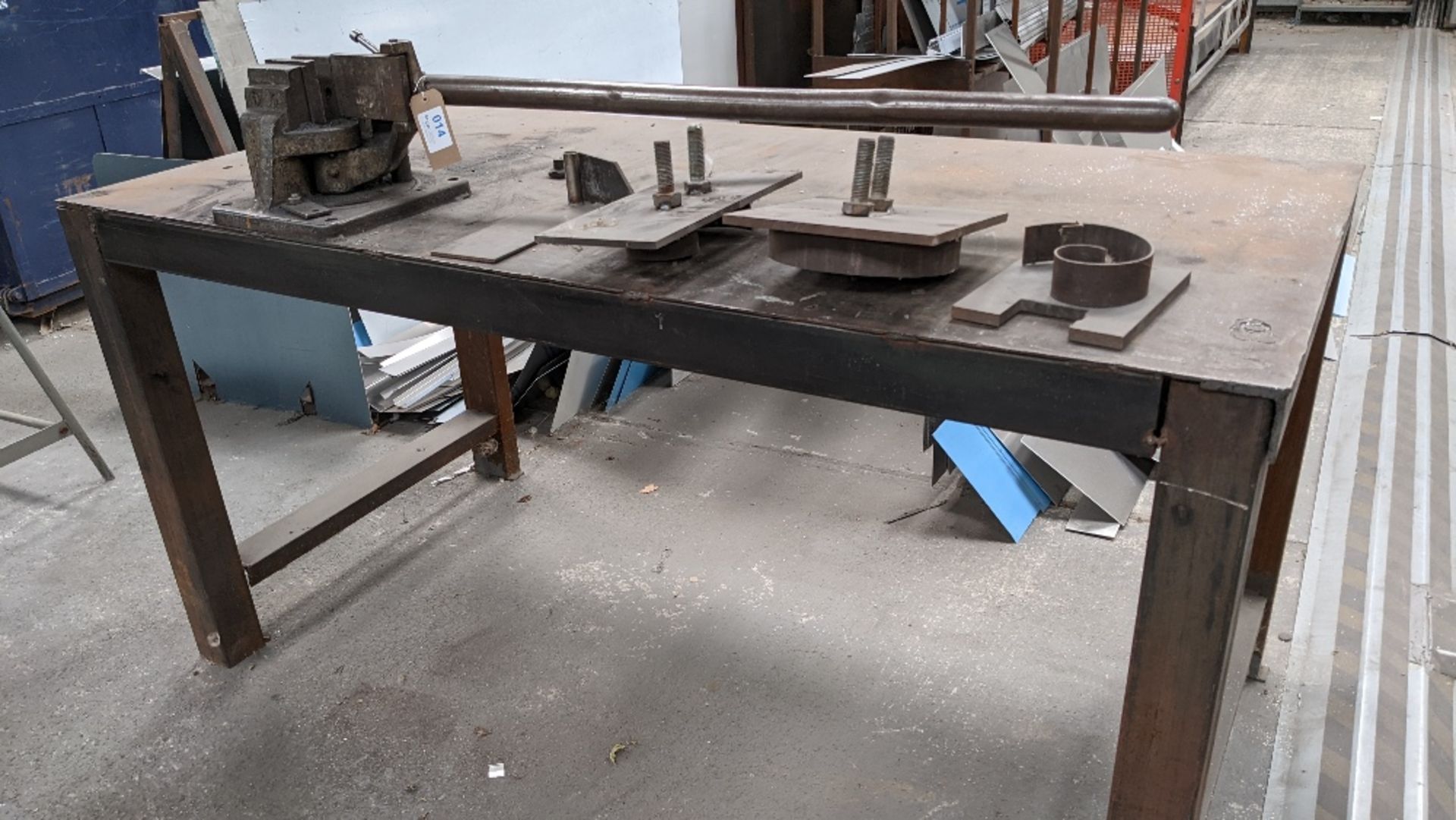 Unbranded table top manual bender with steel workbench - Image 3 of 3