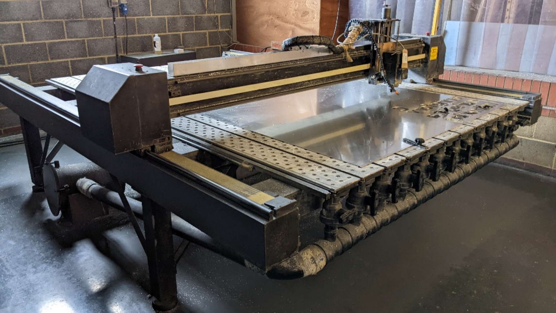 Gerber Advantage Router 600Approx.5m x 3mPlease Note: It is the ...