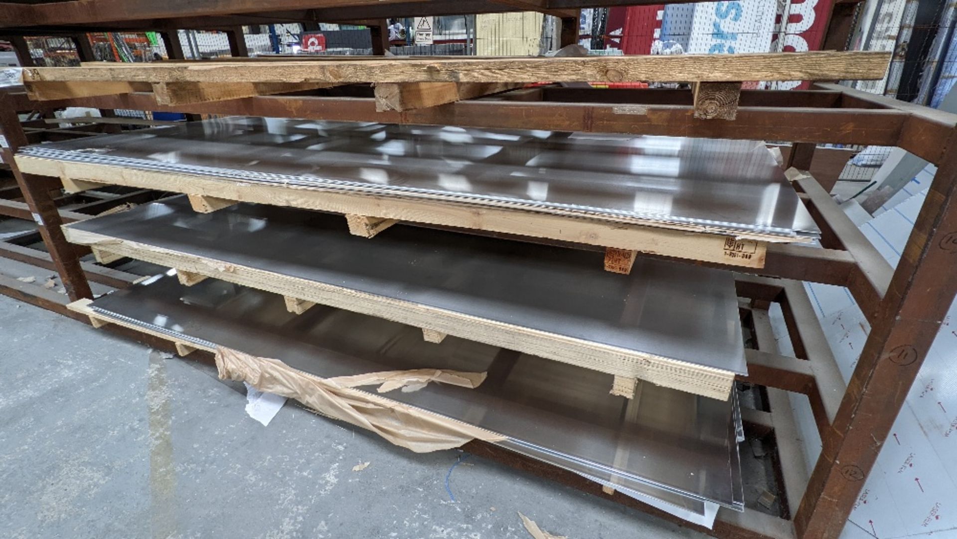 Rack & contents: Quantity Aluminium sheet - Image 2 of 6