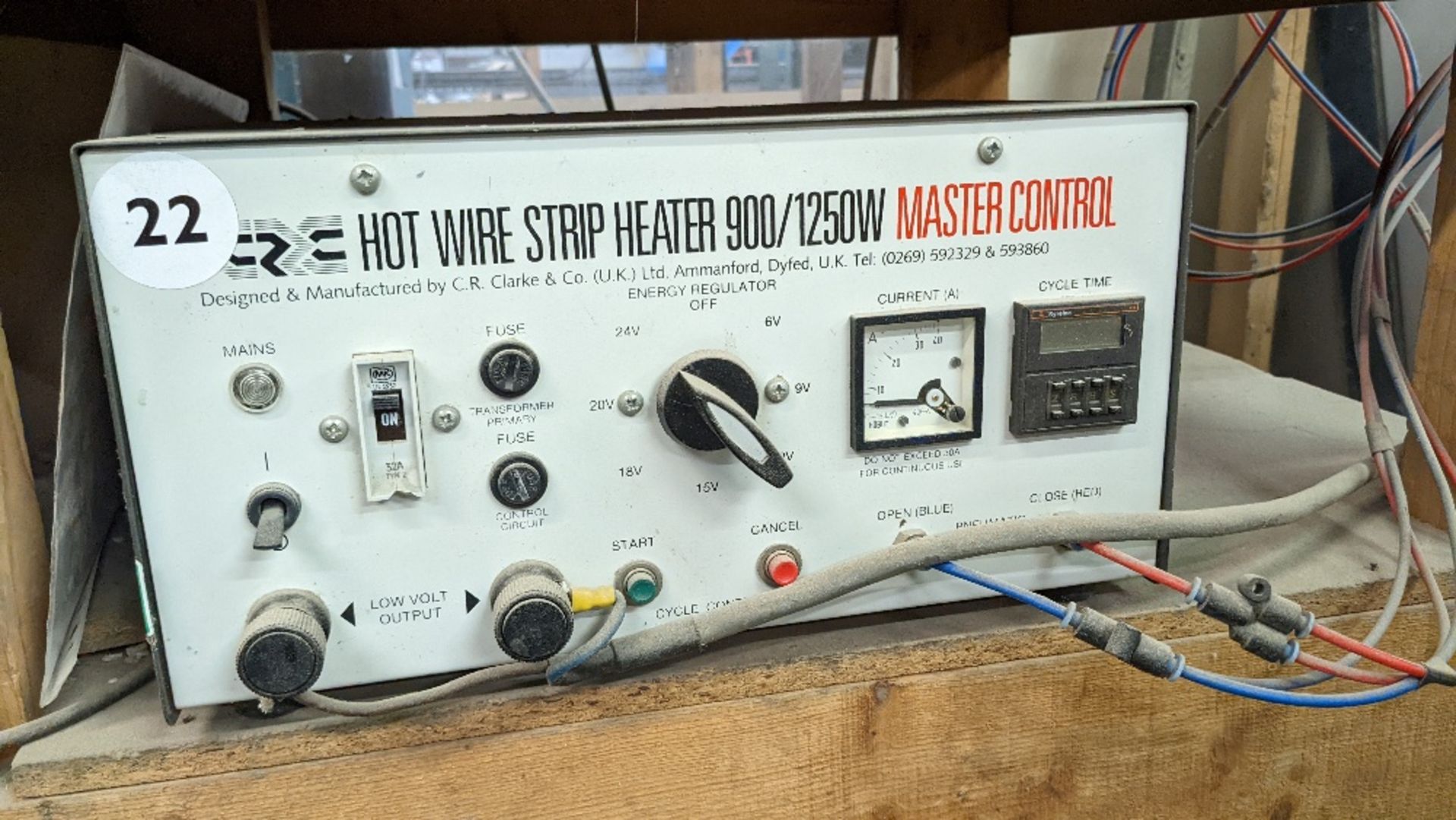 CR Clarke & Co hot wire strip heater 900/1250w - Image 2 of 4