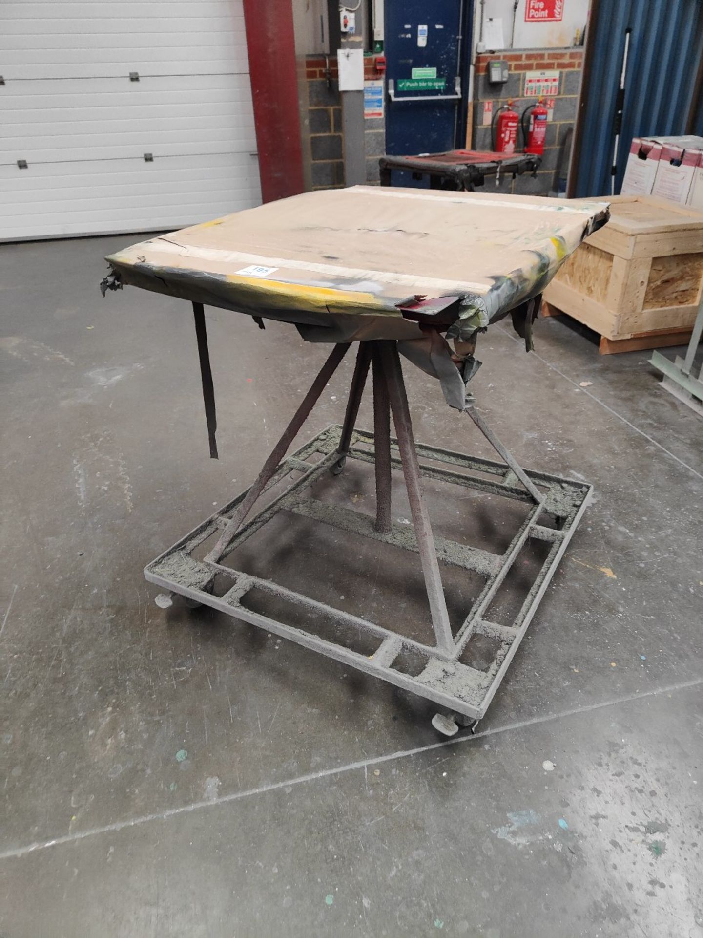 Mobile table with rotating top - Image 2 of 3