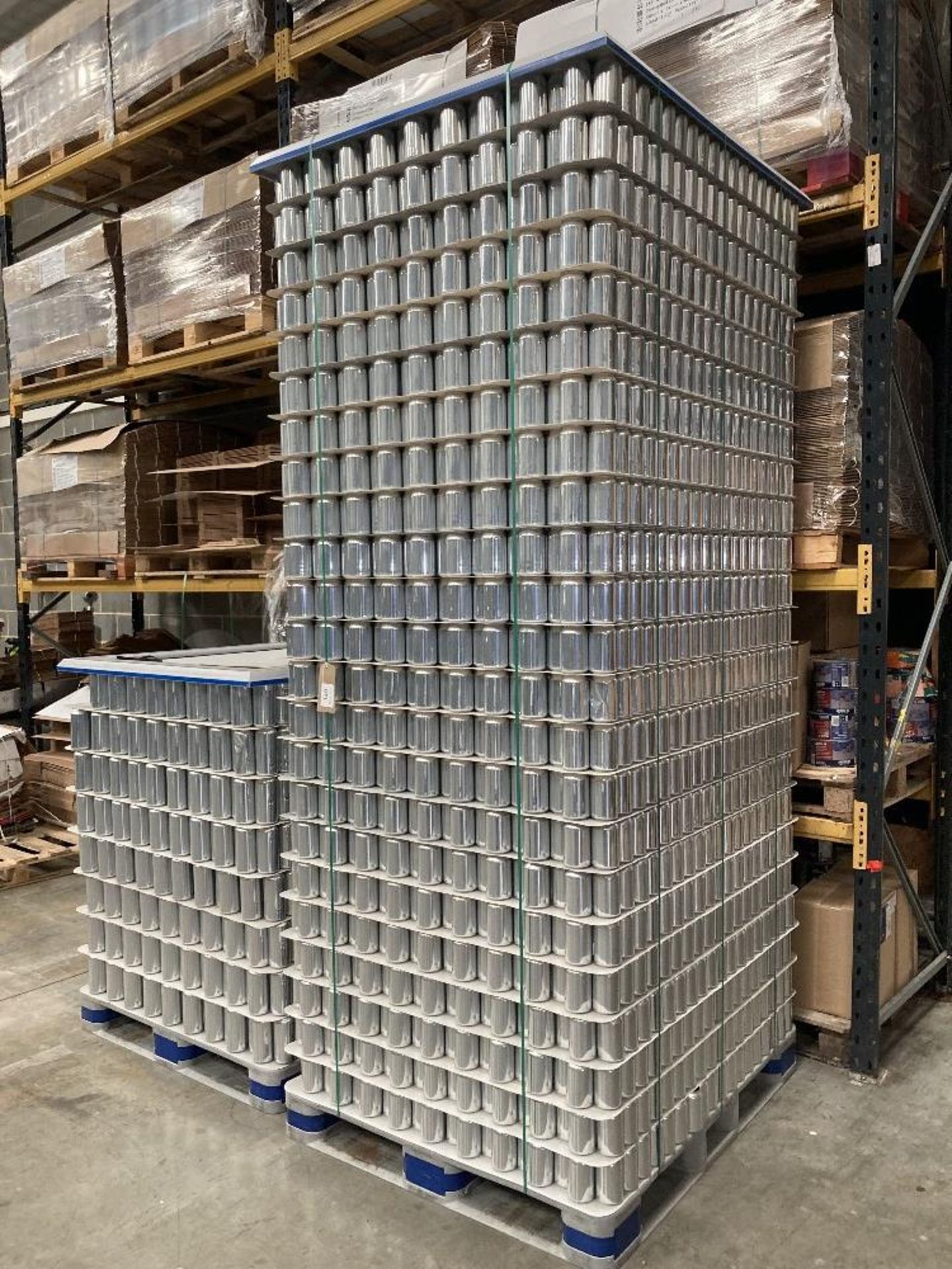 Large Quantity of New Empty 330ml Silver Cans - Image 2 of 2