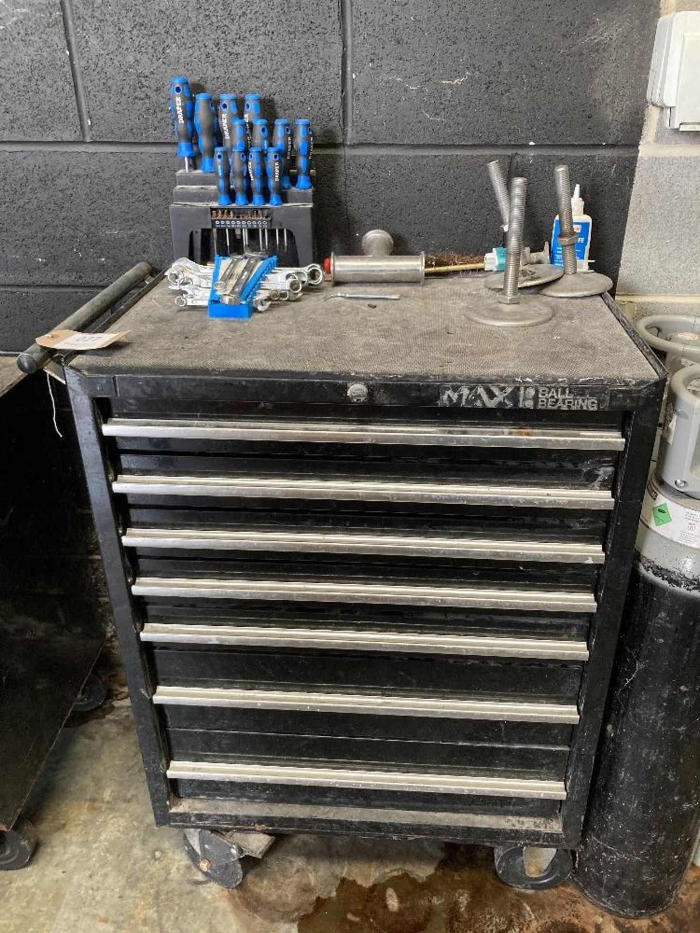 Max Ball Bearing mobile tool chest c/w contents