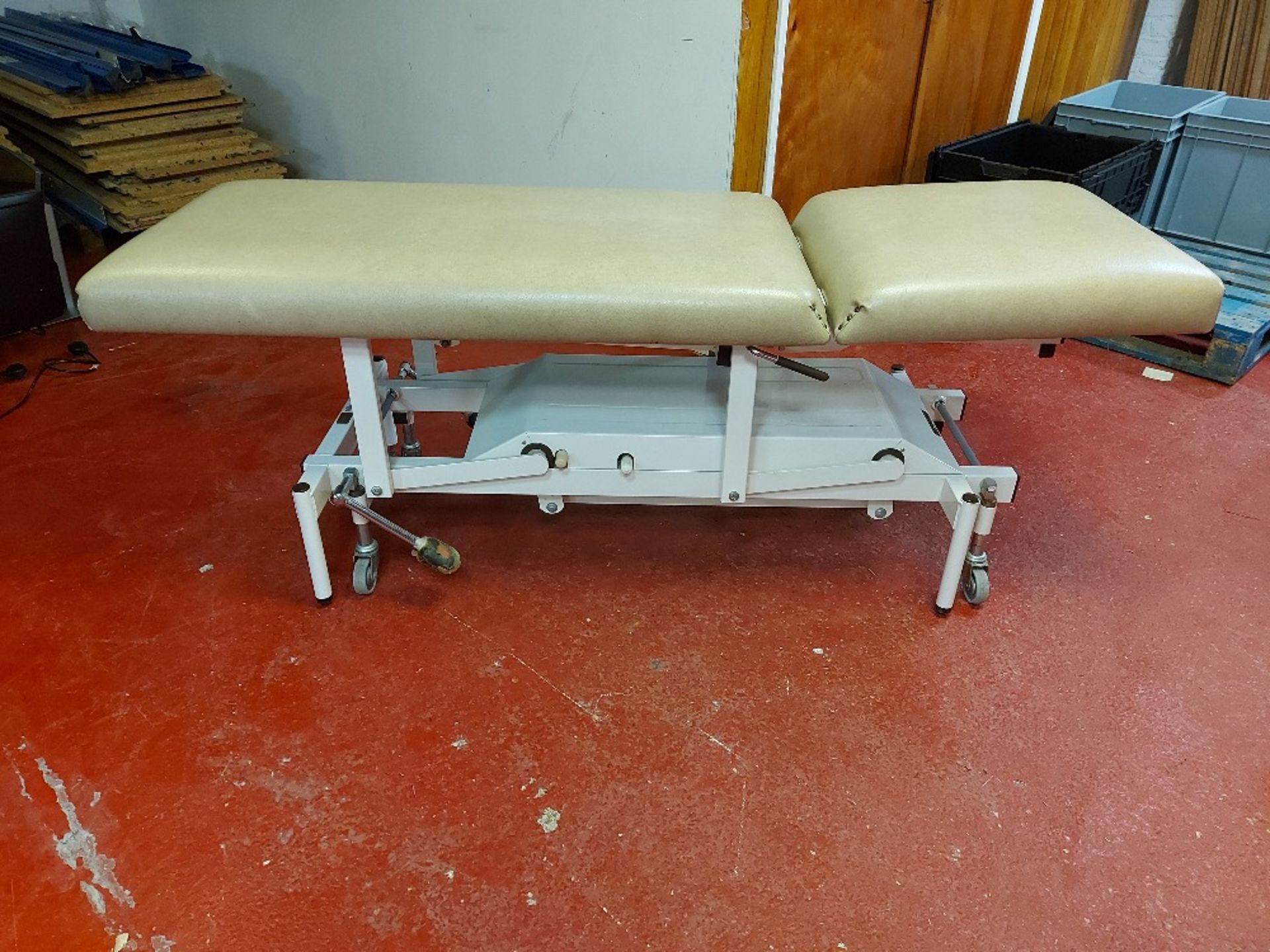 Nesbit Evans 180kg Medical Bed - Image 2 of 5