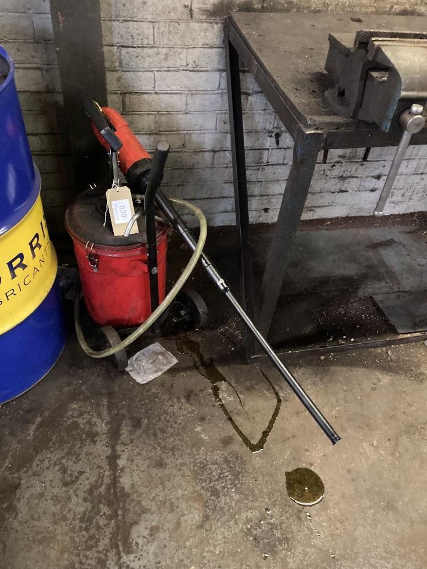 Small mobile grease barrel and two pumps
