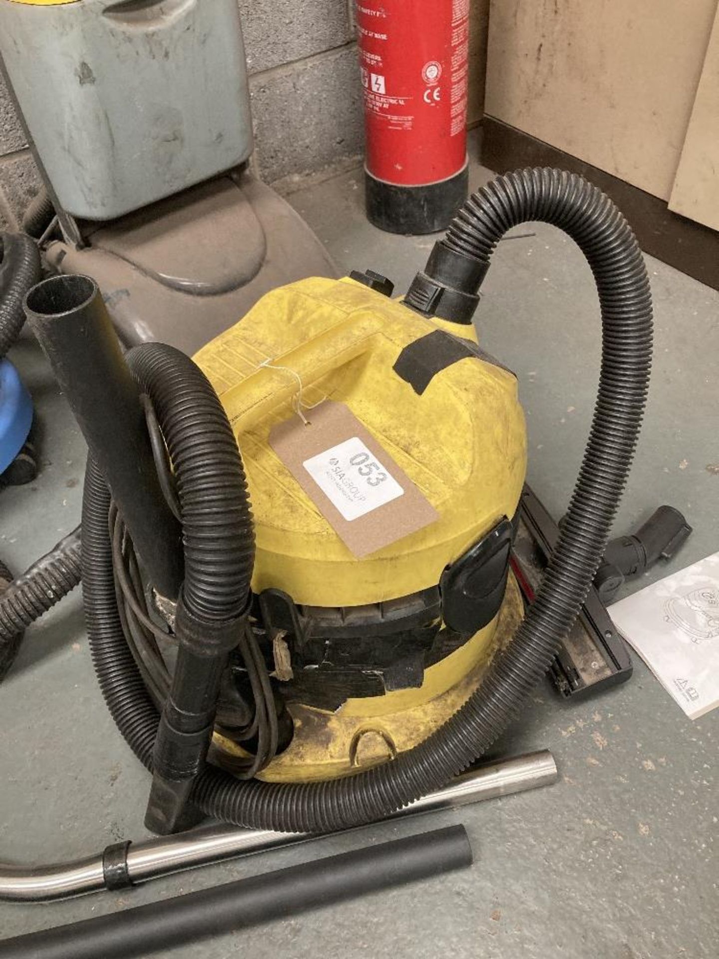 Karcher WD2 wet and dry vac