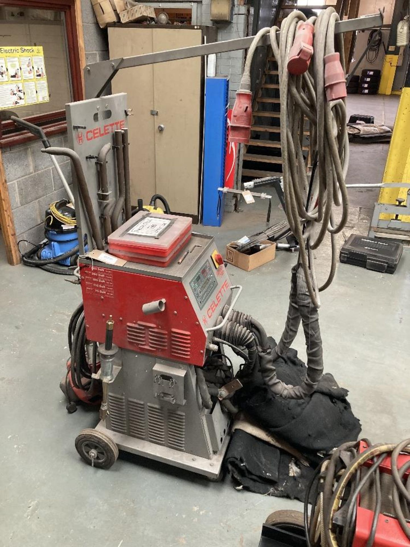 Celette Scorpion 2400R spot welder (Type TP400A001) with welding blankets - Image 2 of 2