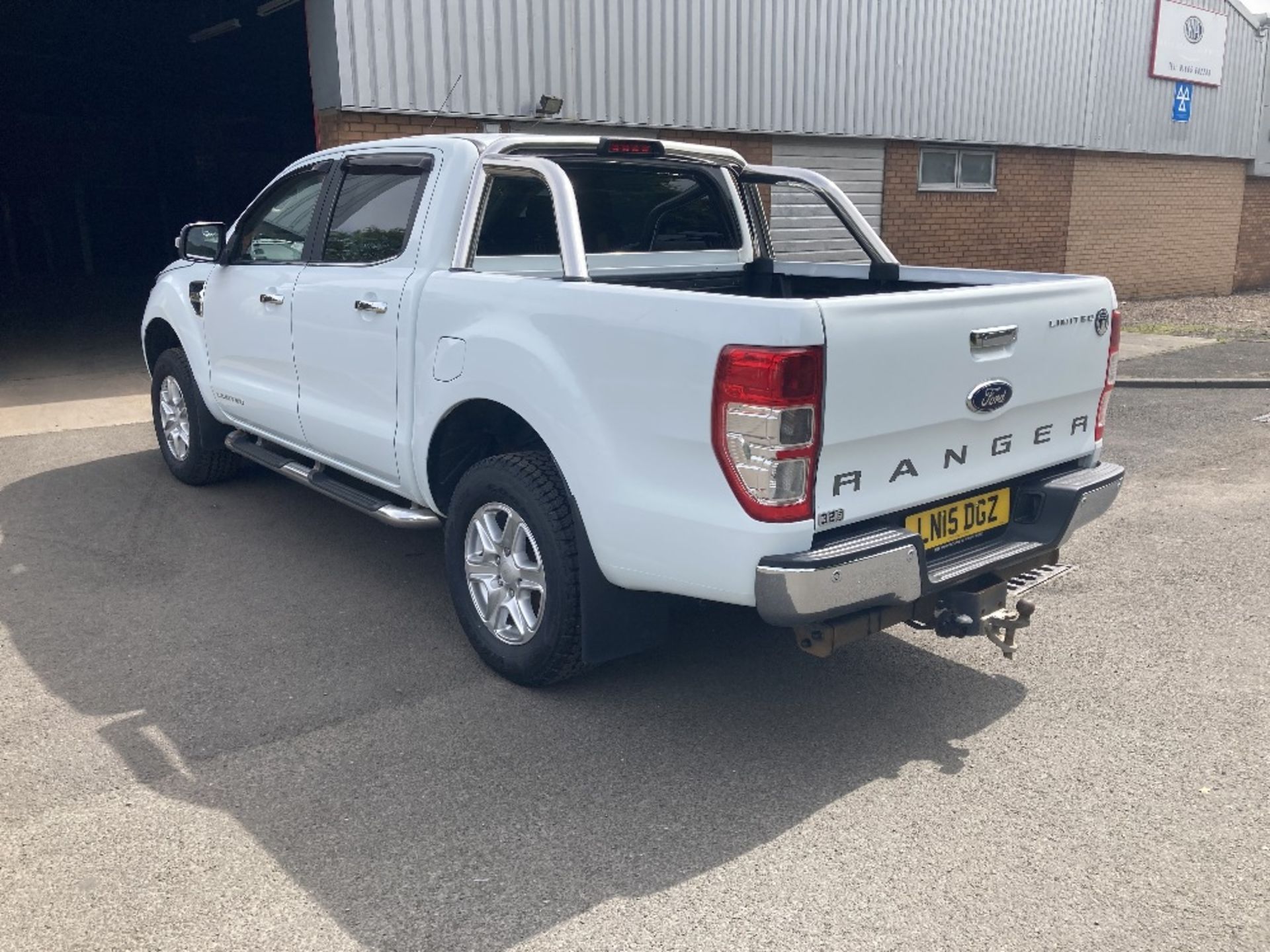 Ford Ranger Limited 3.2TDCI Double Cab Pick Up - Image 4 of 10