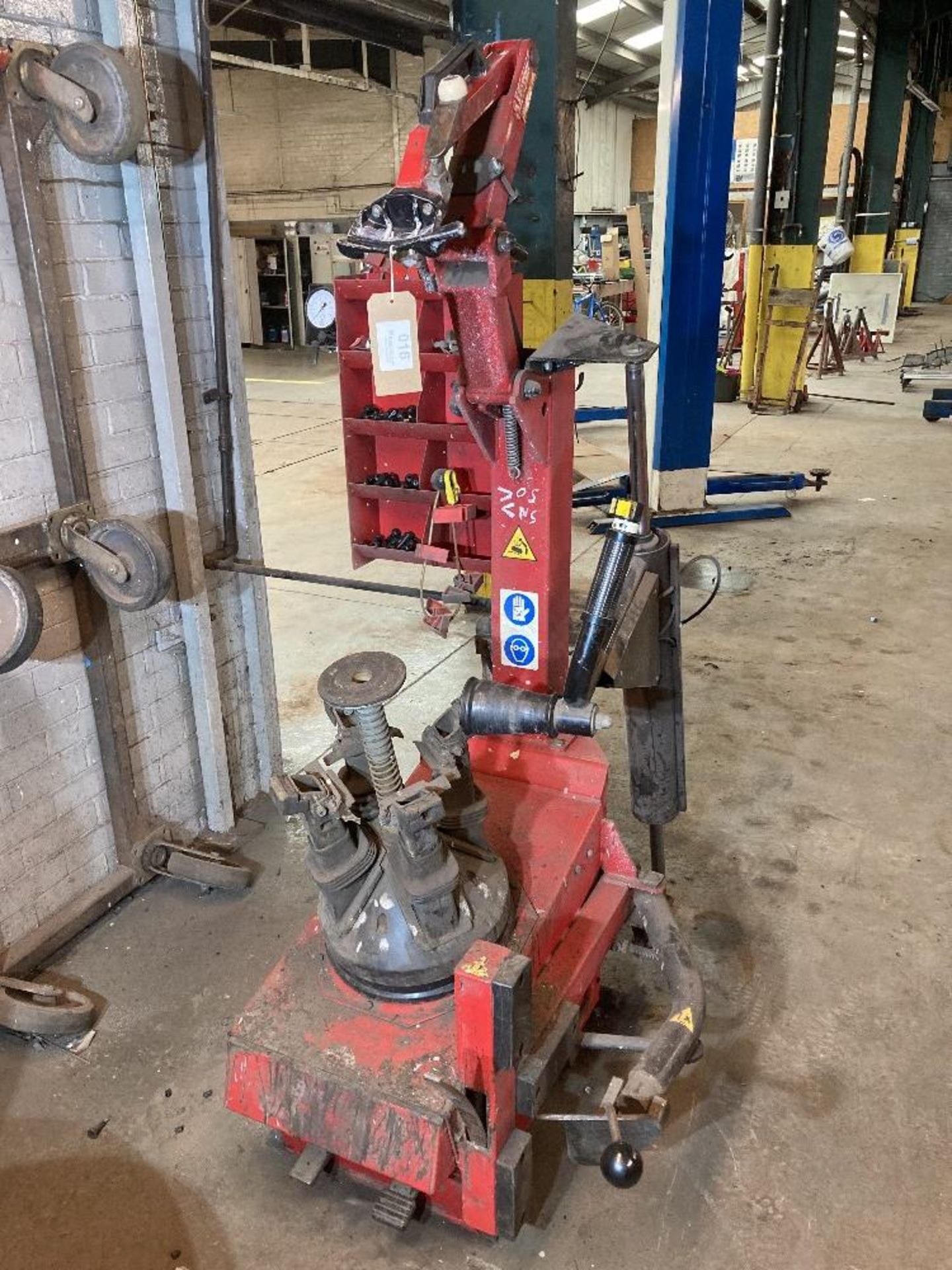 Butler IC22 tyre changer