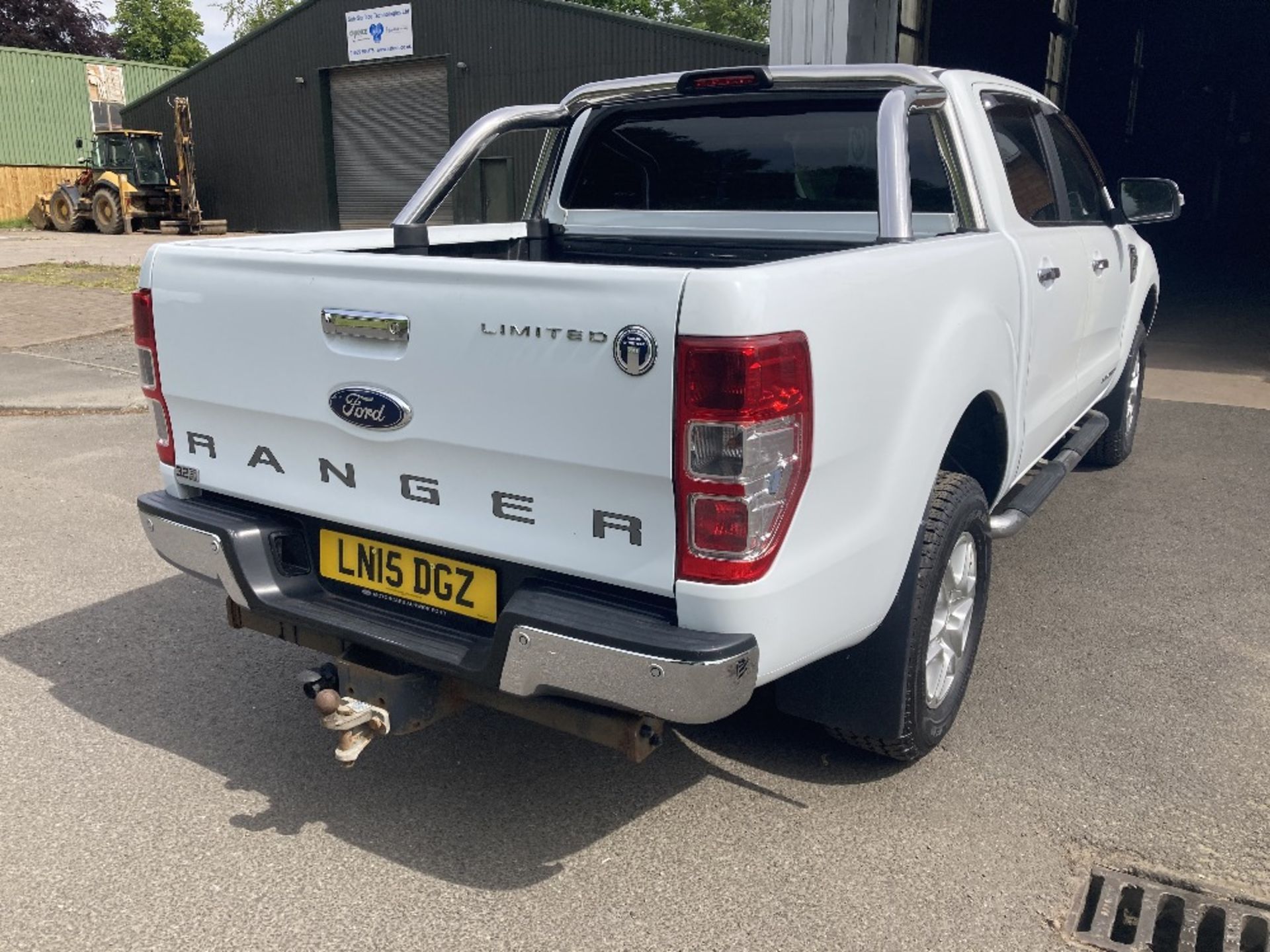 Ford Ranger Limited 3.2TDCI Double Cab Pick Up - Image 6 of 10