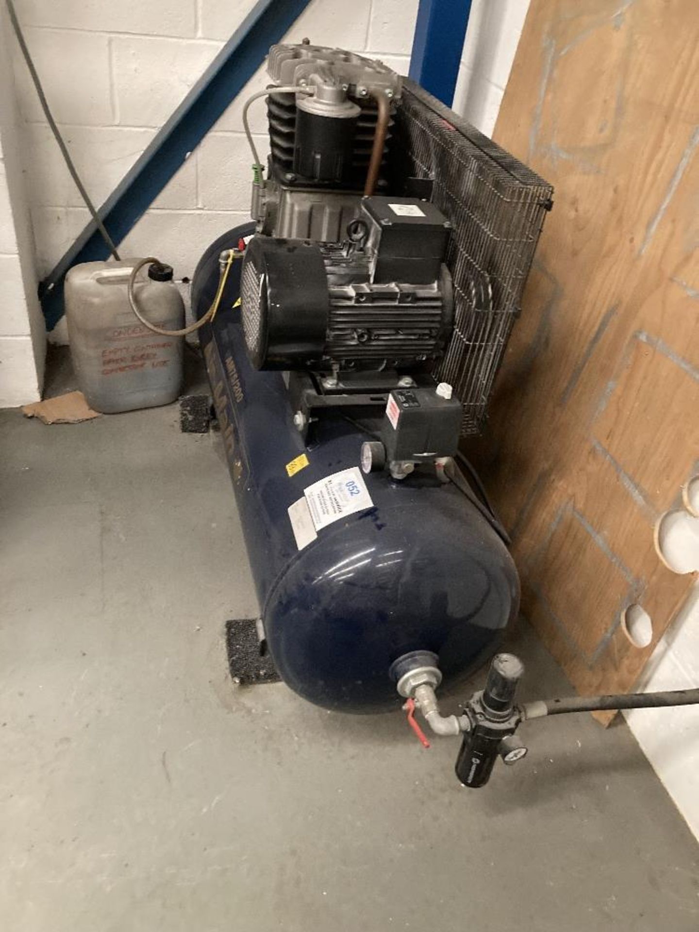 Air-Main AM75/200 Receiver Mounted Air Compressor - Image 2 of 5