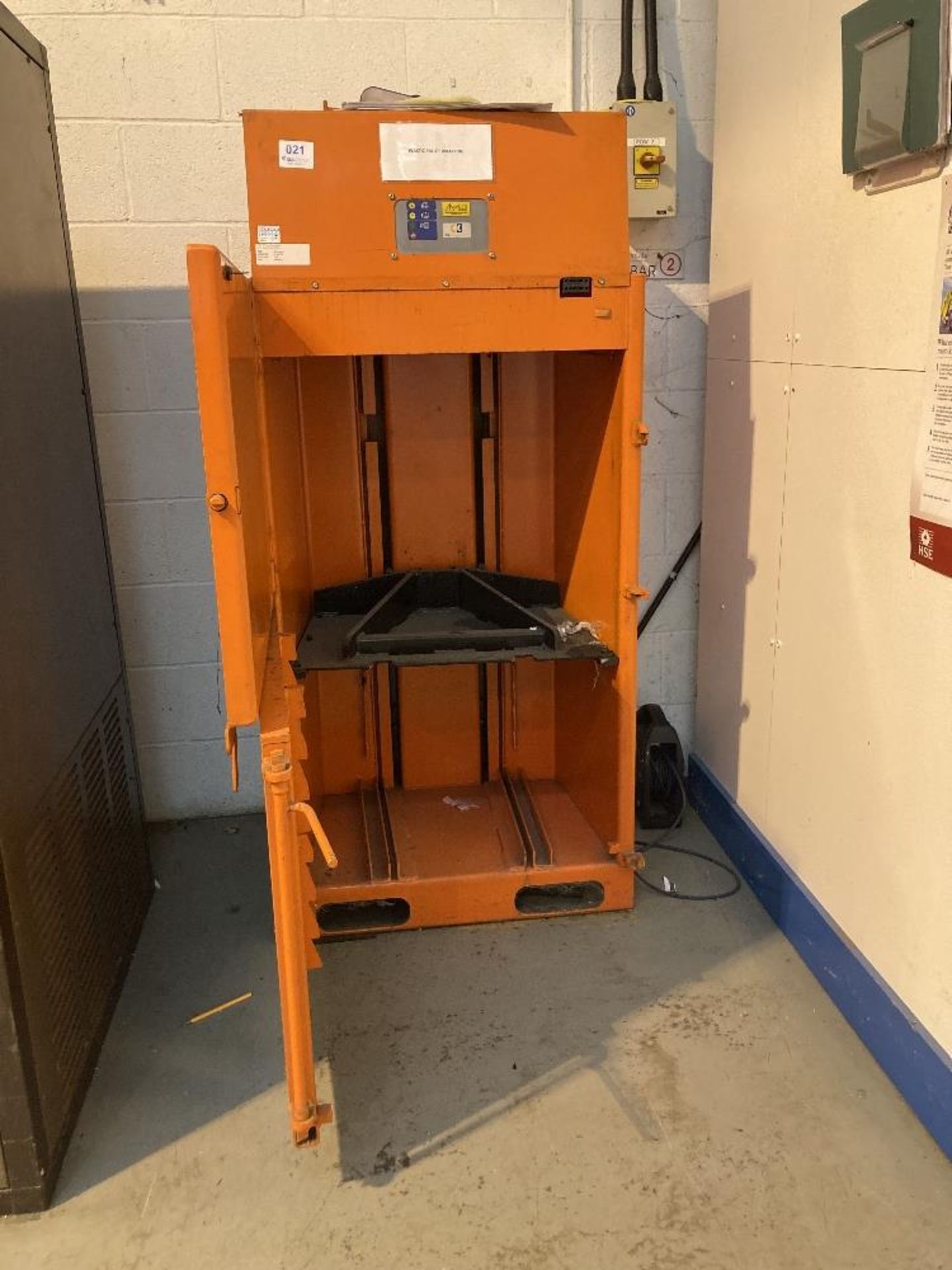 Ck International Compactor - Image 4 of 5