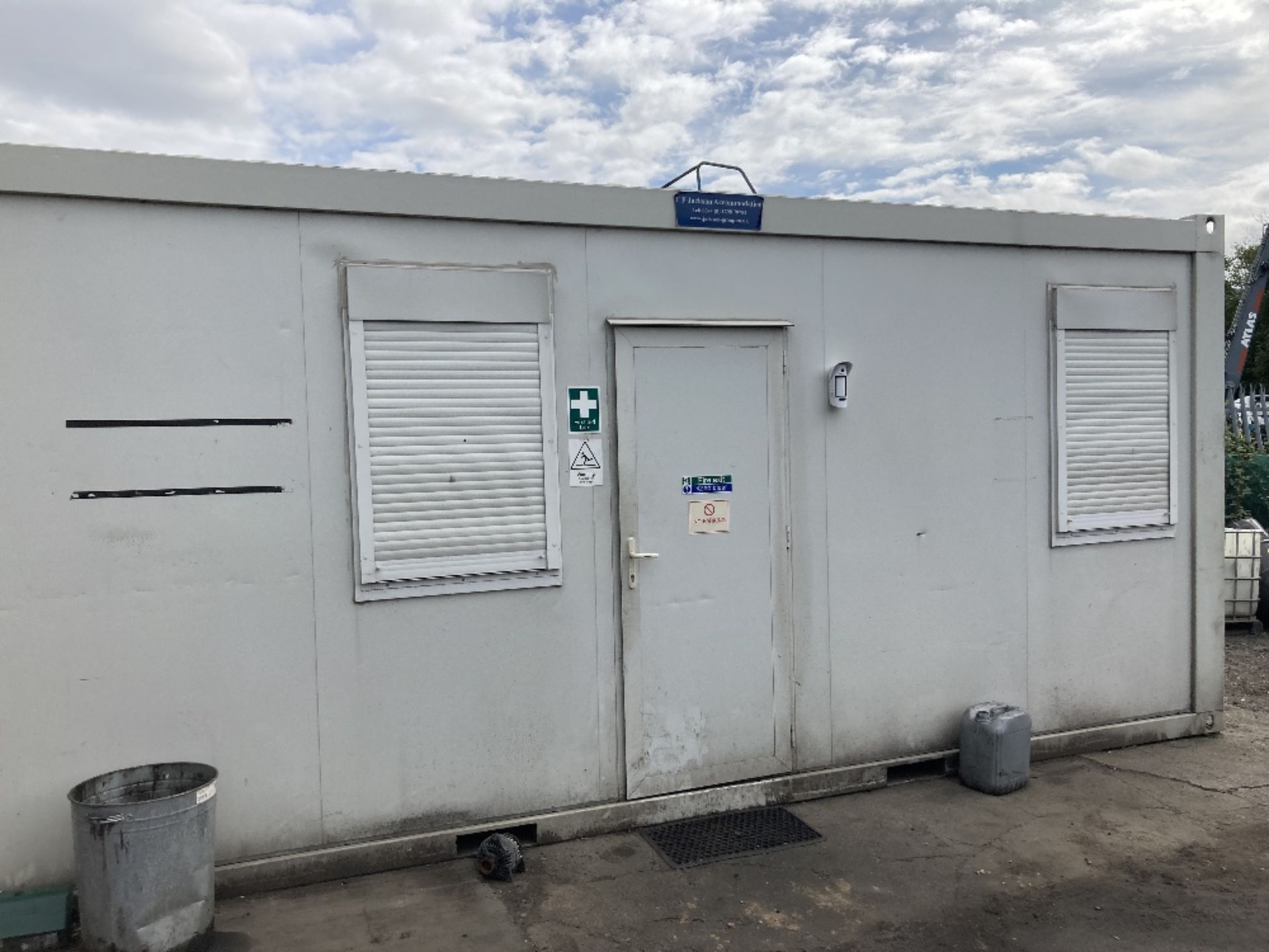 TF Jackson Portable Buildings 20' x 8' Anti-Vandal 60/40 Welfare/Office Unit