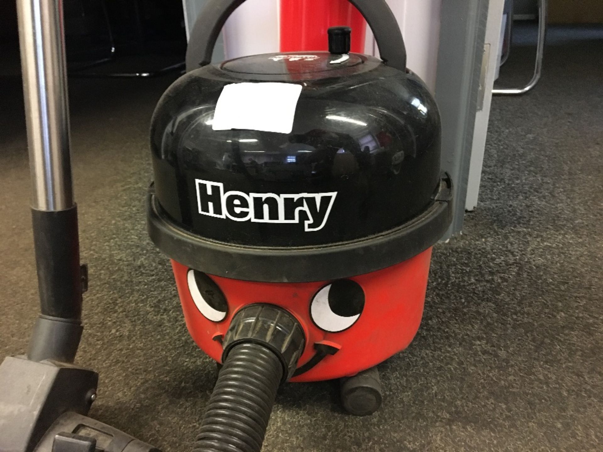 Henry Vacuum Cleaner - Image 3 of 5