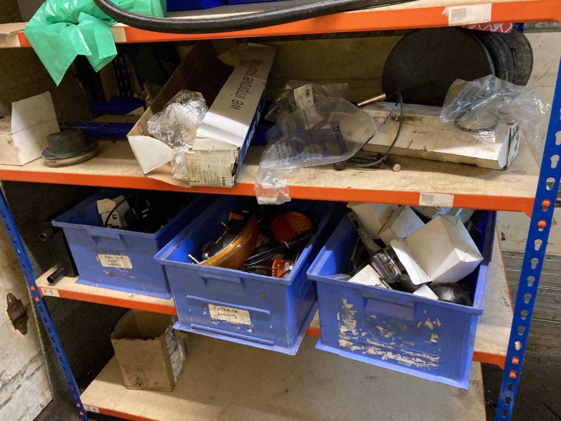 Contents of Store room to include Wing Mirrors & other parts - Image 25 of 27
