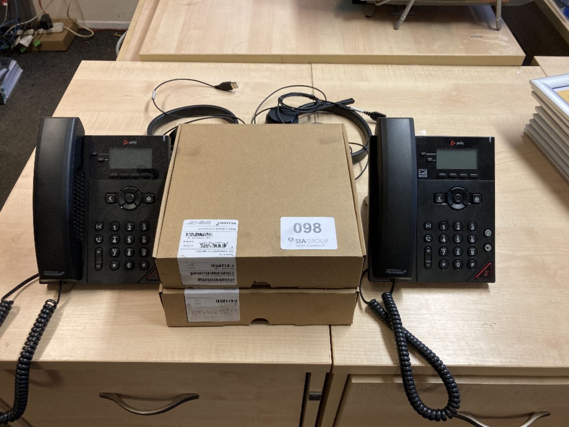 (4) Poly VVX150 Desktop IP Phone & (2) Jabra HSC016 USB Headsets