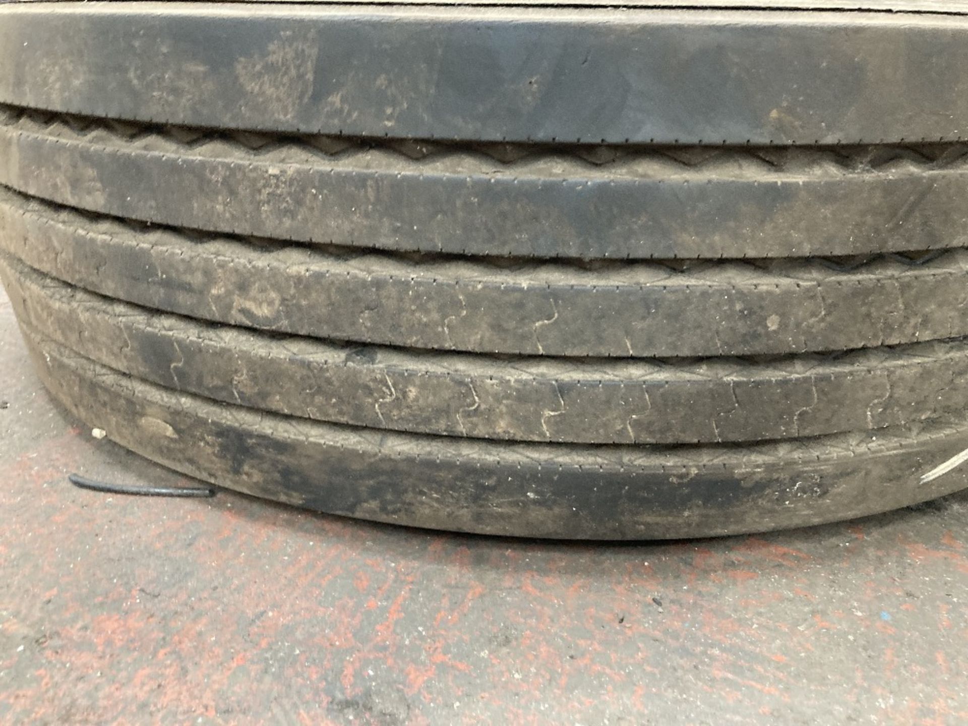 (1) Giti GSR225 275/75 R22.5 Regroovable Tyre - Image 5 of 5