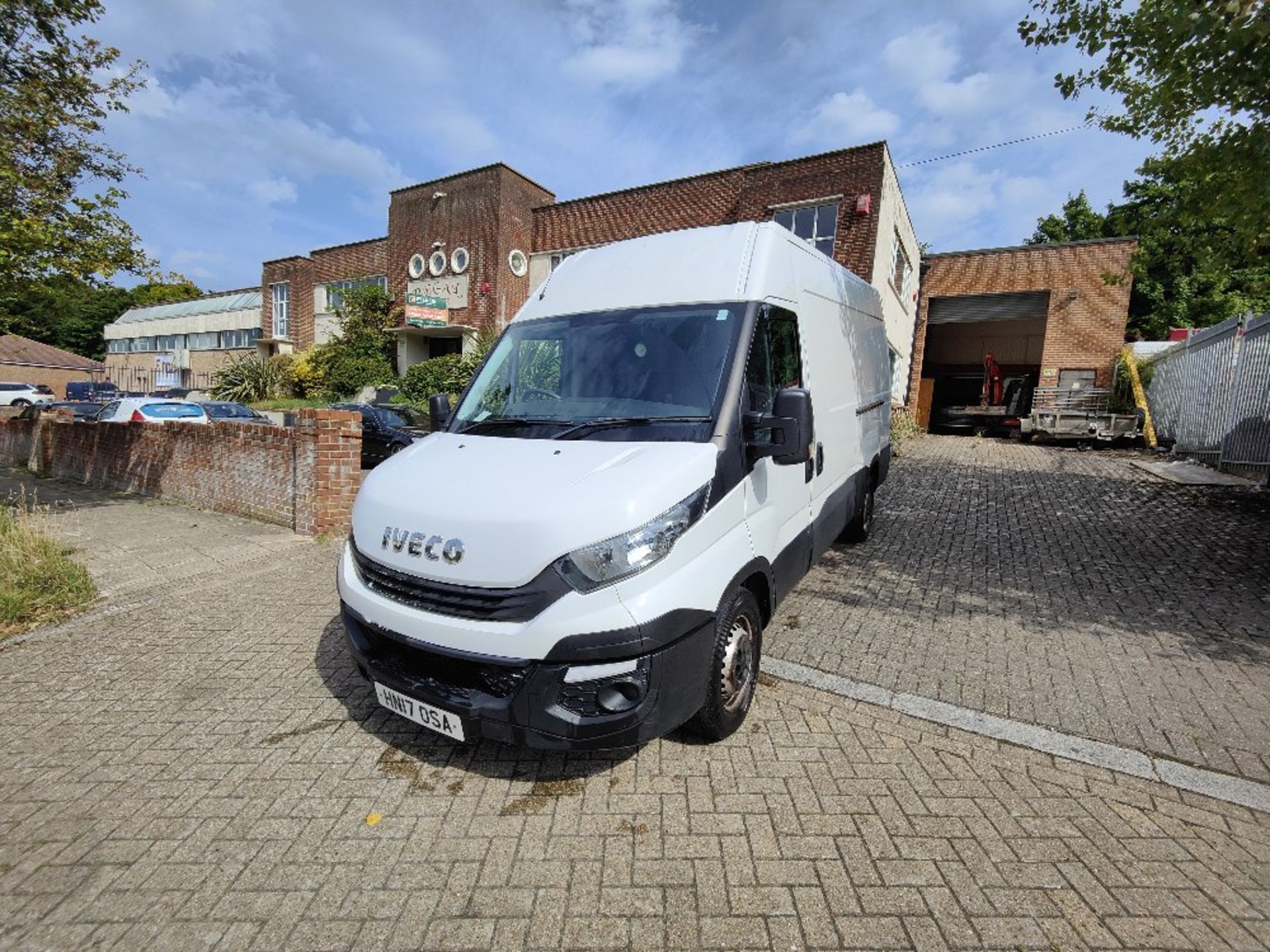 Iveco Daily 3520 WB 2.3D 35S14 High Roof Van - Image 15 of 23