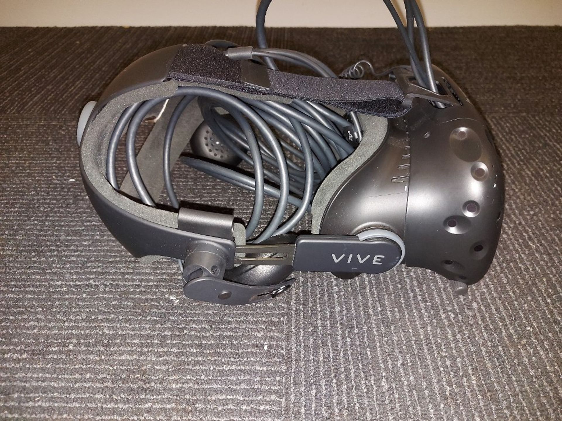 HTC Vive Virtual Reality Headset with (2) Handheld Controllers - Image 3 of 5