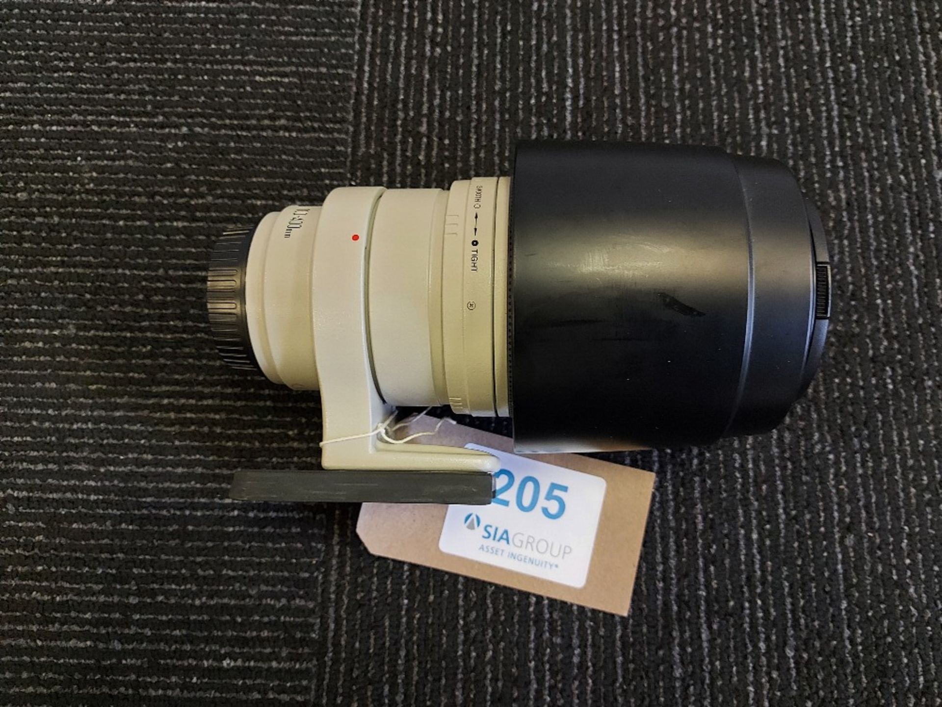Canon Zoom EF 100-400mm 1:4.5-5.6 L IS USM lens attachment - Image 2 of 4