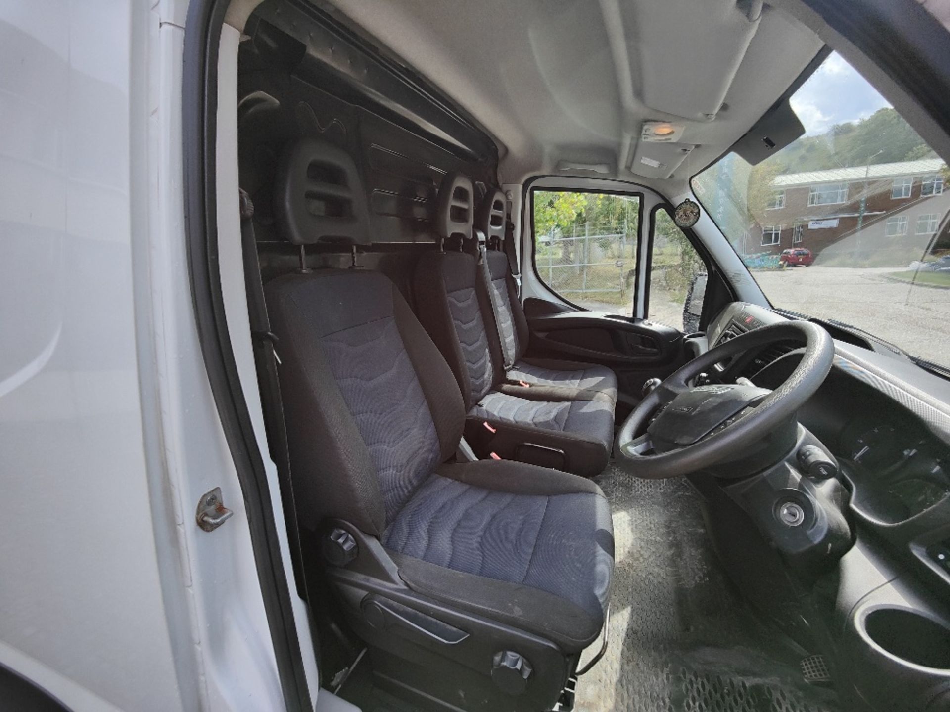 Iveco Daily 3520 WB 2.3D 35S14 High Roof Van - Image 17 of 23