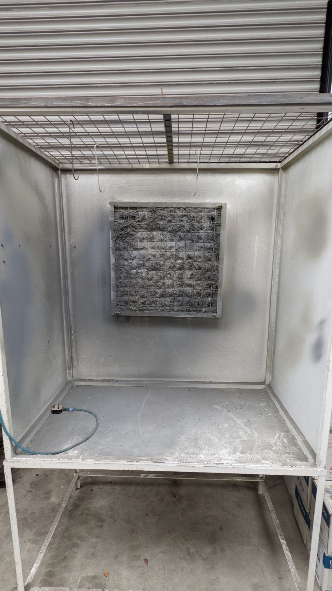 Paint Spray Booth With Extractor - Image 4 of 5