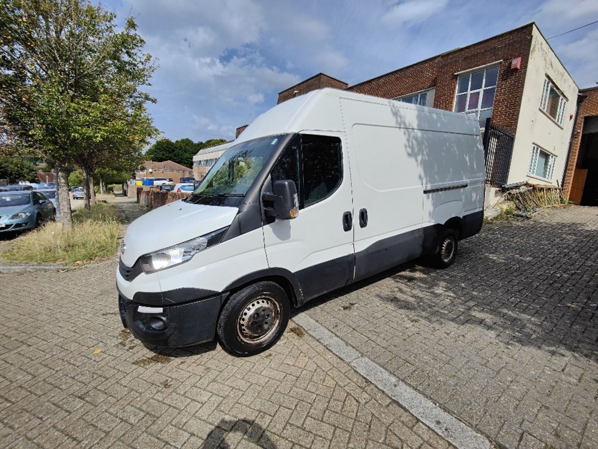 Iveco Daily 3520 WB 2.3D 35S14 High Roof Van - Image 14 of 23