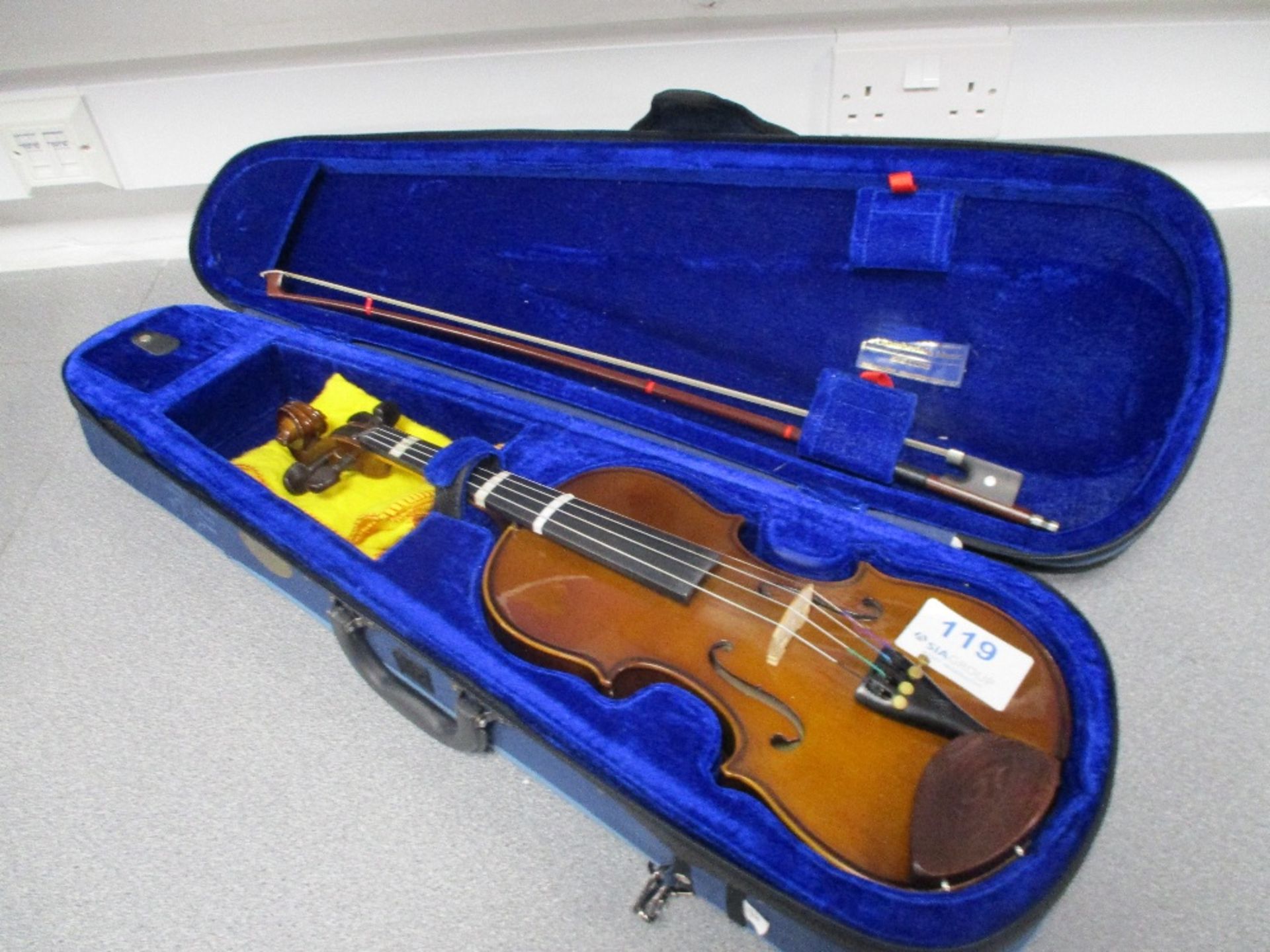 3/4 Violin Bow and Case - Image 4 of 4