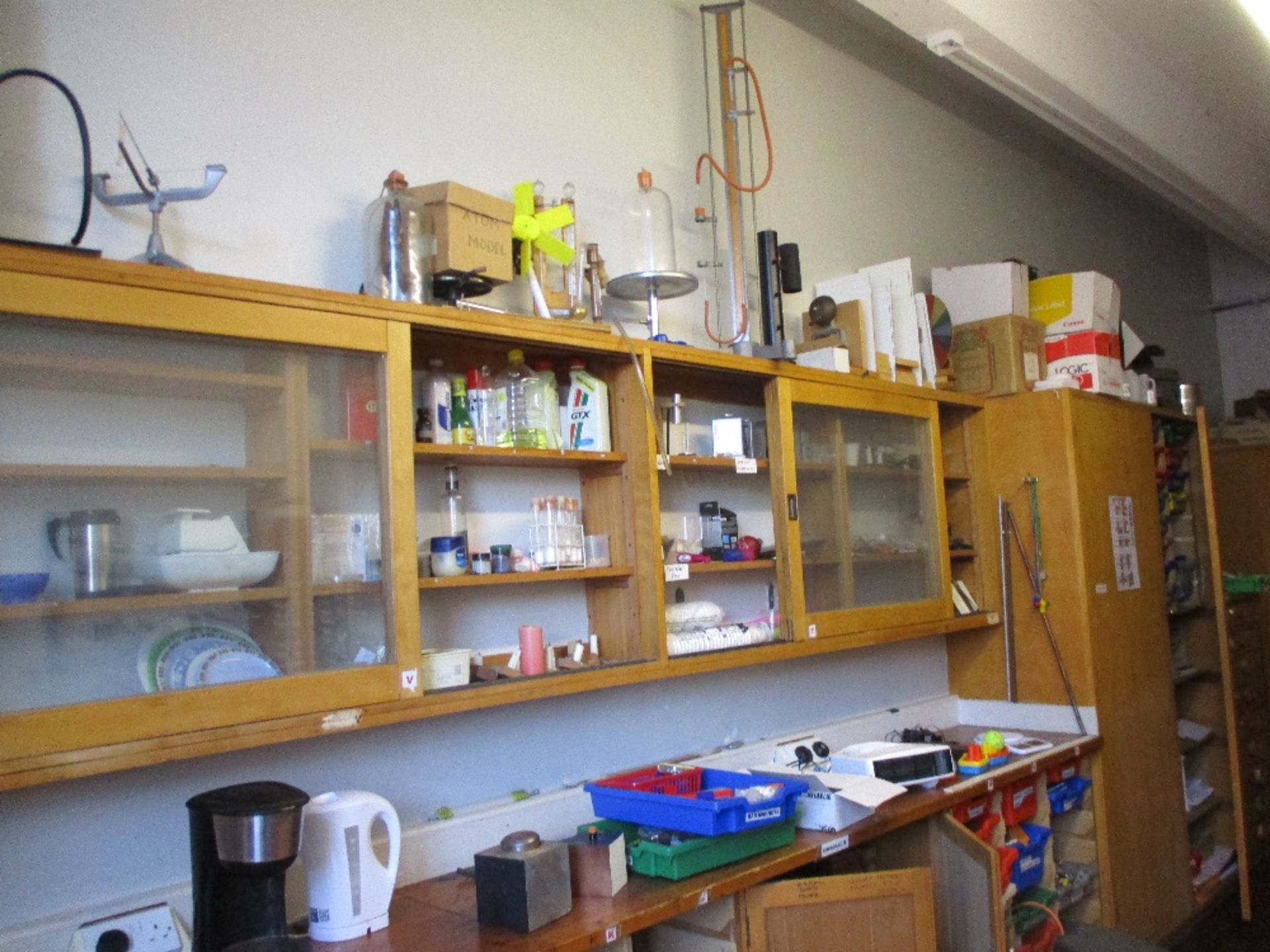 Contents of Lab Tech Office - Image 5 of 8