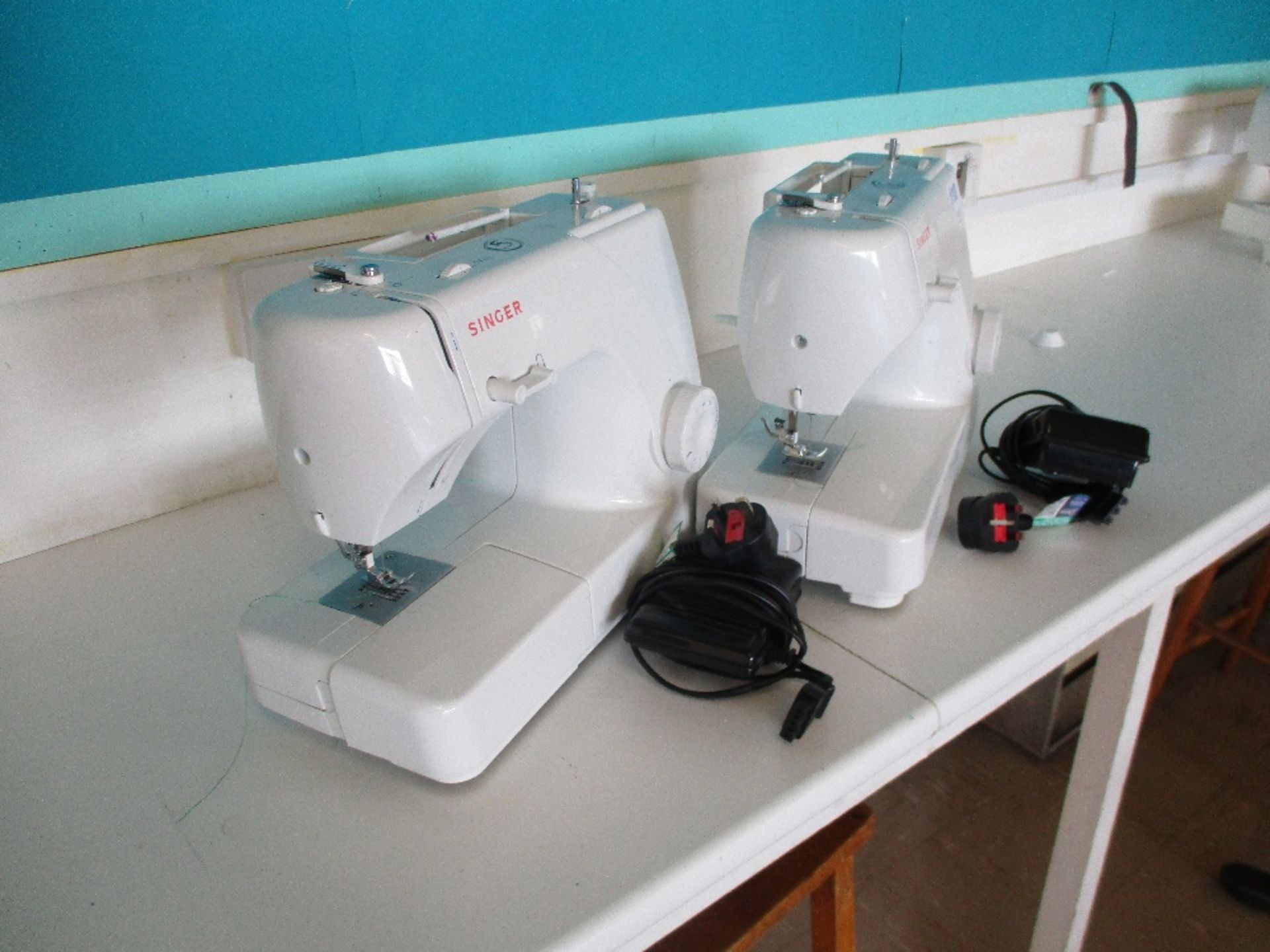 (2) Singer Sewing Machines - Image 2 of 3
