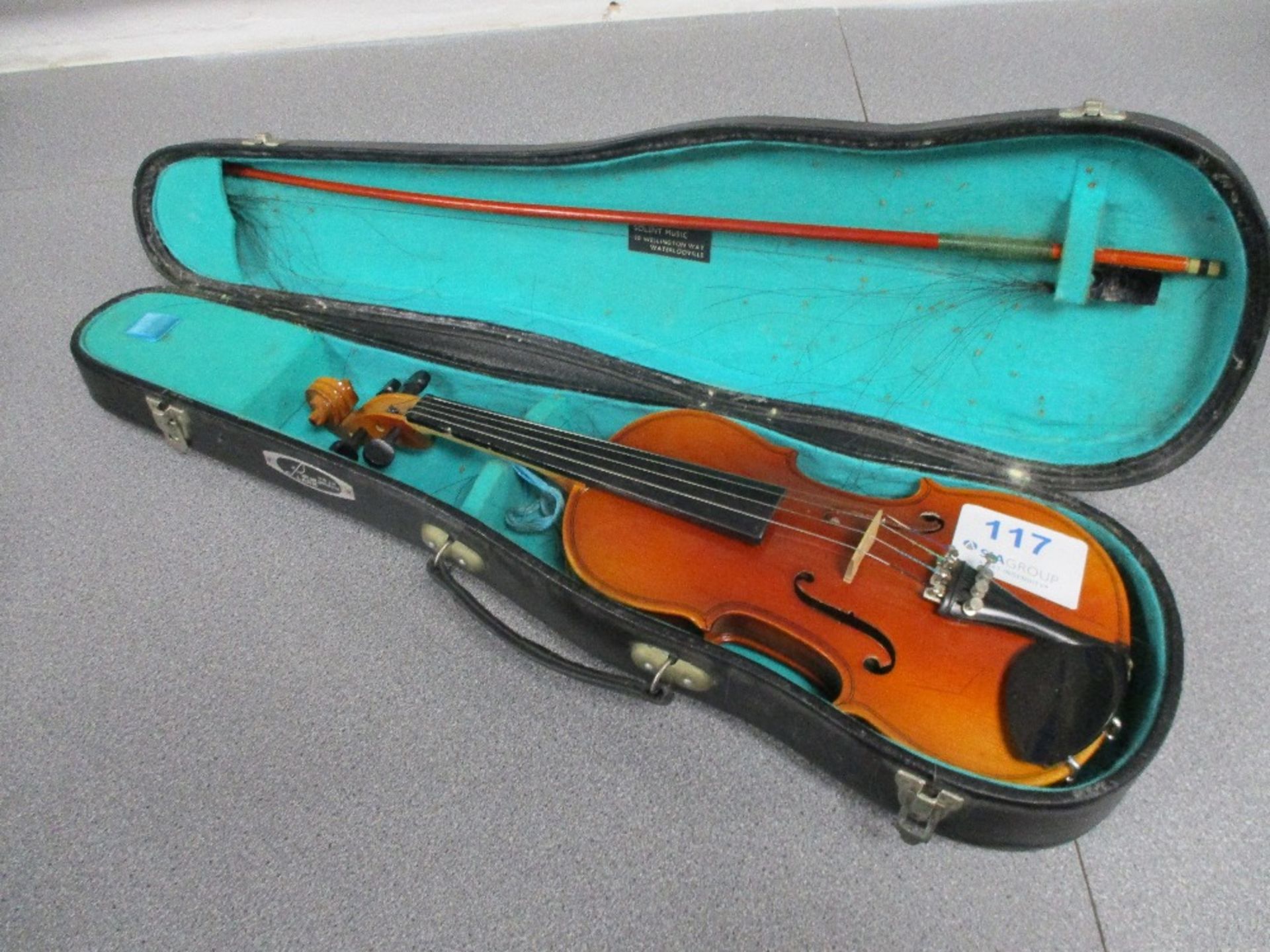 1/4 Violin Bow and Case - Image 4 of 4