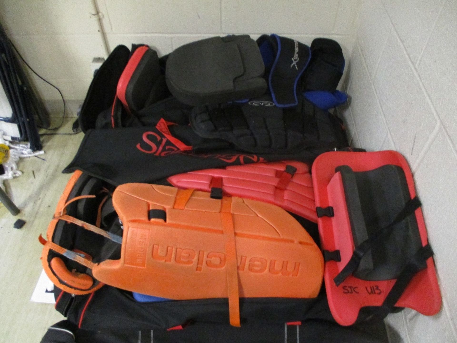 Quantity of Field Hockey Protective Sports Pads - Image 3 of 6