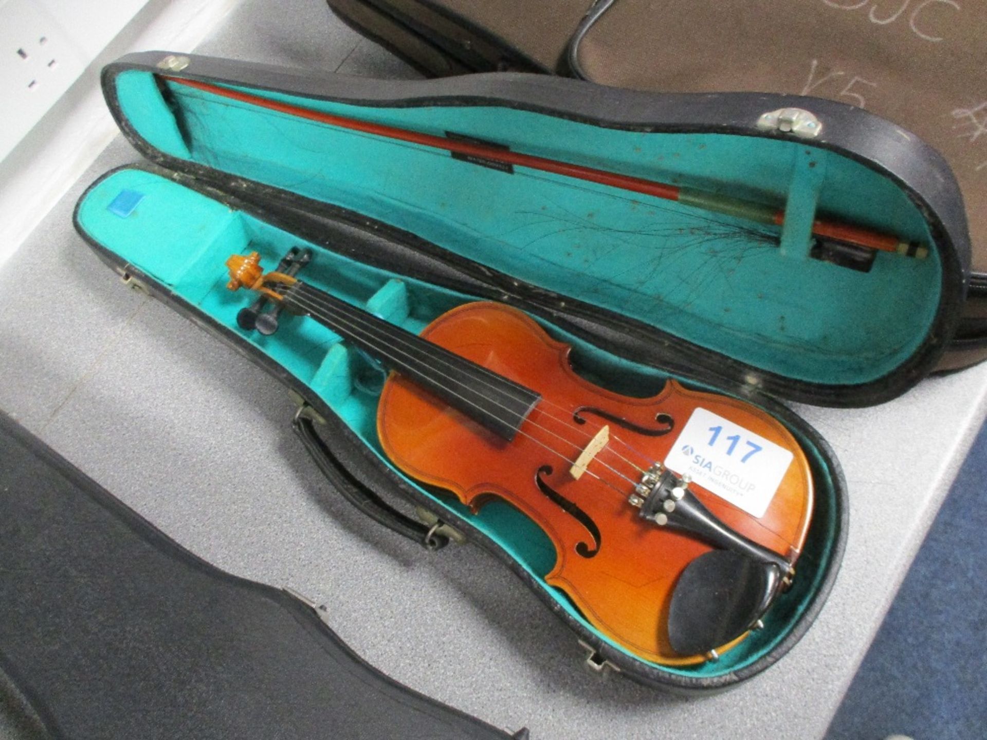 1/4 Violin Bow and Case
