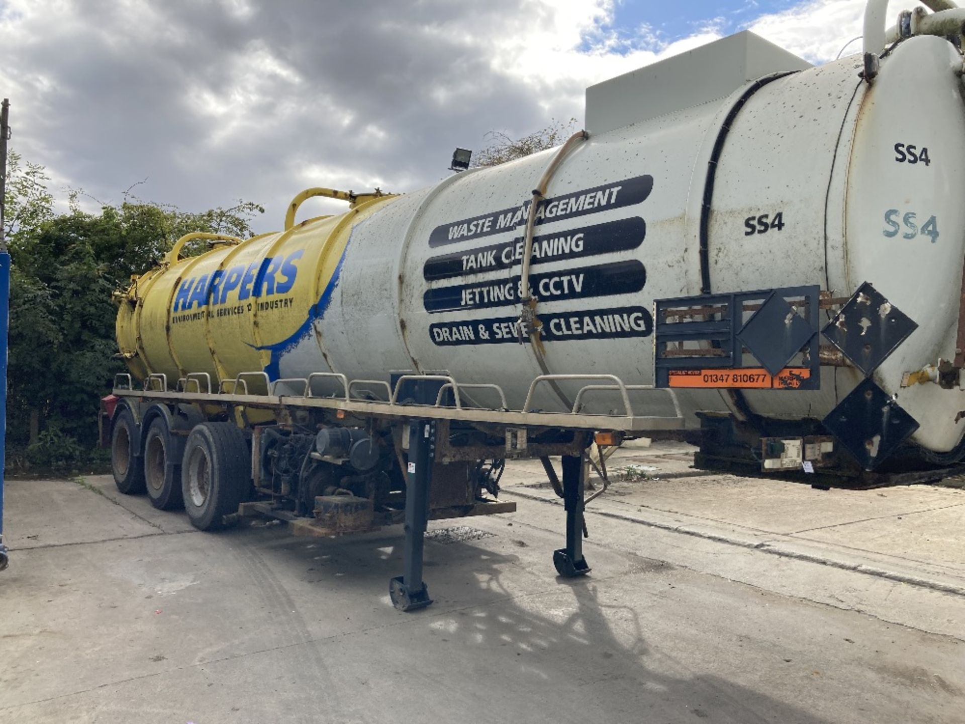 Vallely Tankers RTN Non Haz Vacuum Tri Axle Tanker Trailer - Image 2 of 19